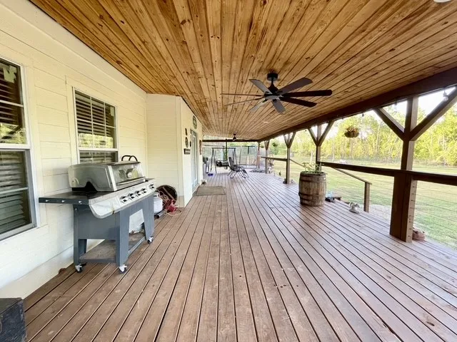 Single Family Residence For Sale in Rusk County , 8262 US Highway 84 W, Mount Enterprise, Texas 75681, 5 Bedroom, 3 Bathroom, 4 Garage spaces, 2,630 Sqft, built in 1930, mls#21328038, Real Estate Agent in Mount Enterprise, Homes For Sale in Rusk county, Homes For Sale in Mount Enterprise, Realtor in Mount Enterprise Texas, Real Estate Brokerage Independent Realty Texas, Luminita Cordes Realtor