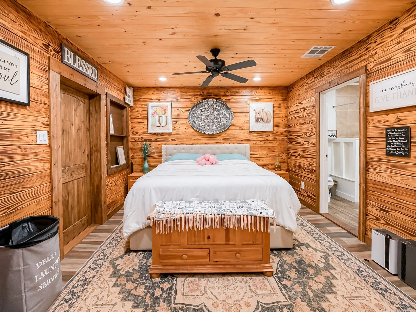 Single Family Residence For Sale in Rusk County , 8262 US Highway 84 W, Mount Enterprise, Texas 75681, 5 Bedroom, 3 Bathroom, 4 Garage spaces, 2,630 Sqft, built in 1930, mls#21328038, Real Estate Agent in Mount Enterprise, Homes For Sale in Rusk county, Homes For Sale in Mount Enterprise, Realtor in Mount Enterprise Texas, Real Estate Brokerage Independent Realty Texas, Luminita Cordes Realtor