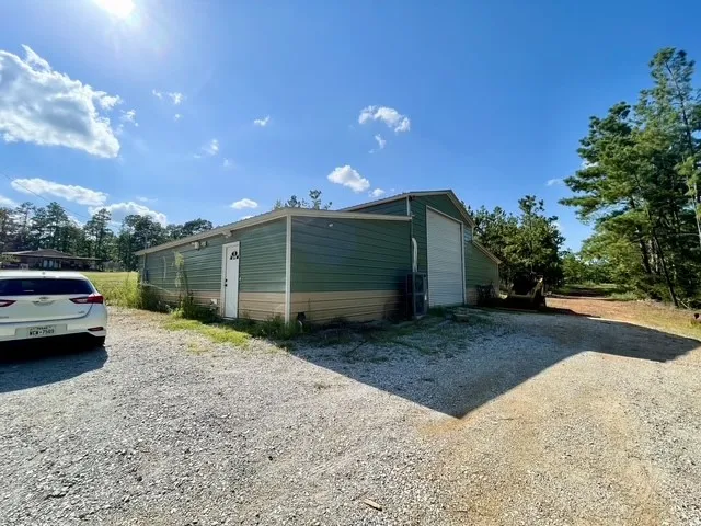 Single Family Residence For Sale in Rusk County , 8262 US Highway 84 W, Mount Enterprise, Texas 75681, 5 Bedroom, 3 Bathroom, 4 Garage spaces, 2,630 Sqft, built in 1930, mls#21328038, Real Estate Agent in Mount Enterprise, Homes For Sale in Rusk county, Homes For Sale in Mount Enterprise, Realtor in Mount Enterprise Texas, Real Estate Brokerage Independent Realty Texas, Luminita Cordes Realtor