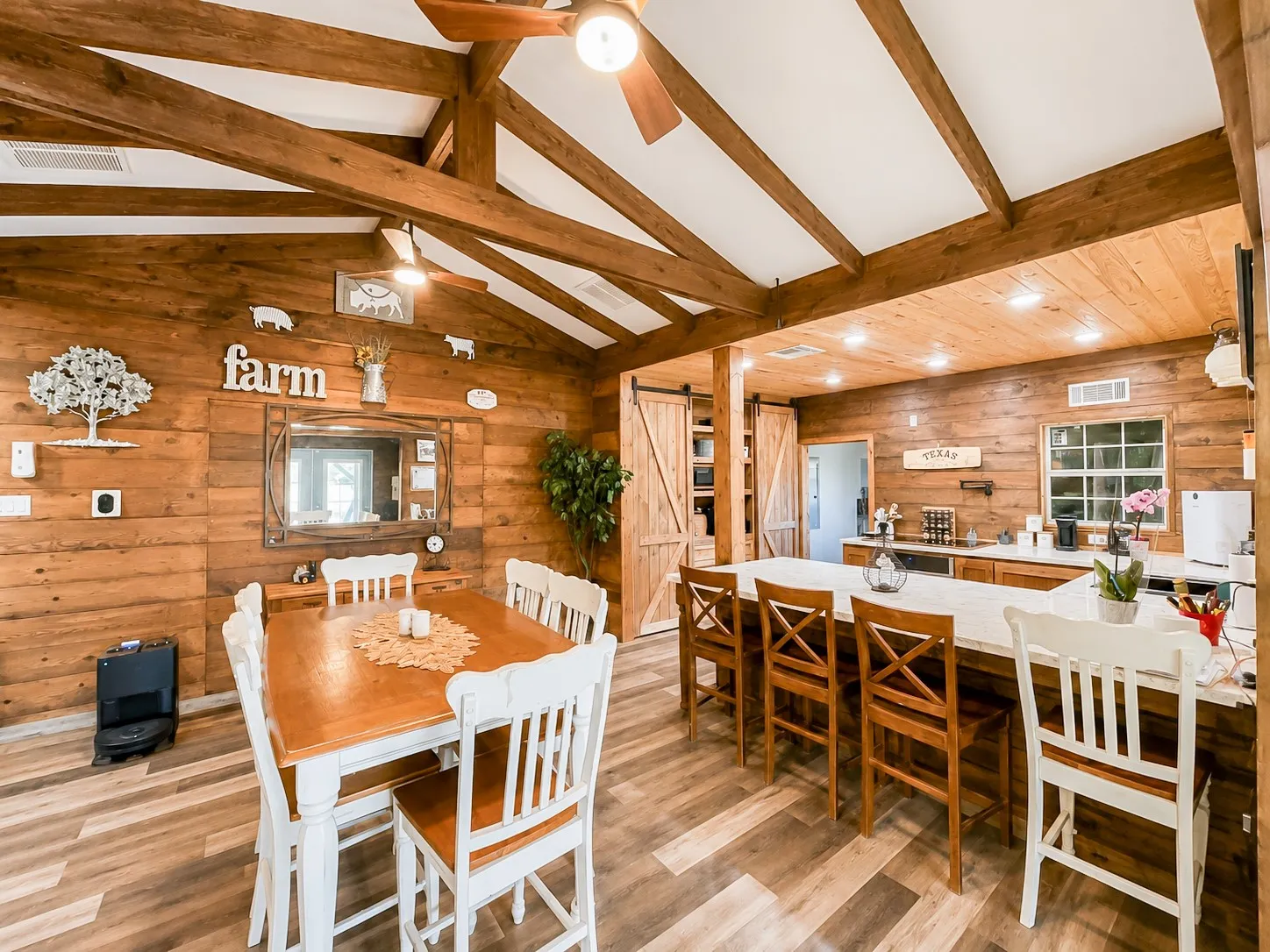 Single Family Residence For Sale in Rusk County , 8262 US Highway 84 W, Mount Enterprise, Texas 75681, 5 Bedroom, 3 Bathroom, 4 Garage spaces, 2,630 Sqft, built in 1930, mls#21328038, Real Estate Agent in Mount Enterprise, Homes For Sale in Rusk county, Homes For Sale in Mount Enterprise, Realtor in Mount Enterprise Texas, Real Estate Brokerage Independent Realty Texas, Luminita Cordes Realtor