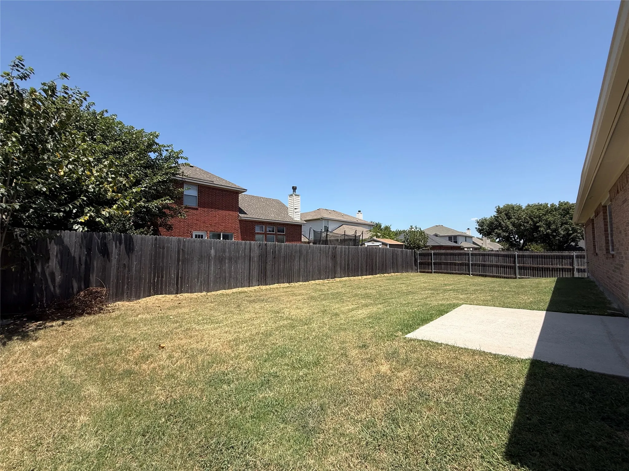Single Family Residence For Sale in Denton County , 103 Santa Fe Trail, Justin, Texas 76247, 3 Bedroom, 2 Bathroom, 2 Garage spaces, 1,599 Sqft, built in 2004, mls#21327100, Real Estate Agent in Justin, Homes For Sale in Denton county, Homes For Sale in Justin, Realtor in Justin Texas, Real Estate Brokerage Independent Realty Texas, Luminita Cordes Realtor
