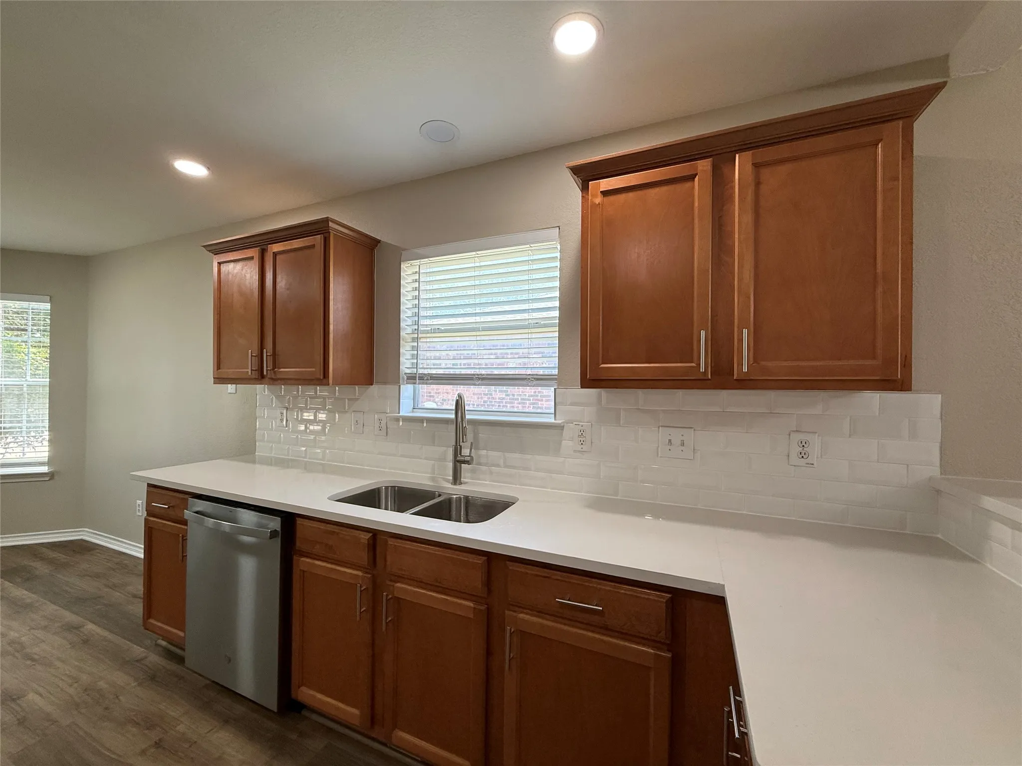 Single Family Residence For Sale in Denton County , 103 Santa Fe Trail, Justin, Texas 76247, 3 Bedroom, 2 Bathroom, 2 Garage spaces, 1,599 Sqft, built in 2004, mls#21327100, Real Estate Agent in Justin, Homes For Sale in Denton county, Homes For Sale in Justin, Realtor in Justin Texas, Real Estate Brokerage Independent Realty Texas, Luminita Cordes Realtor
