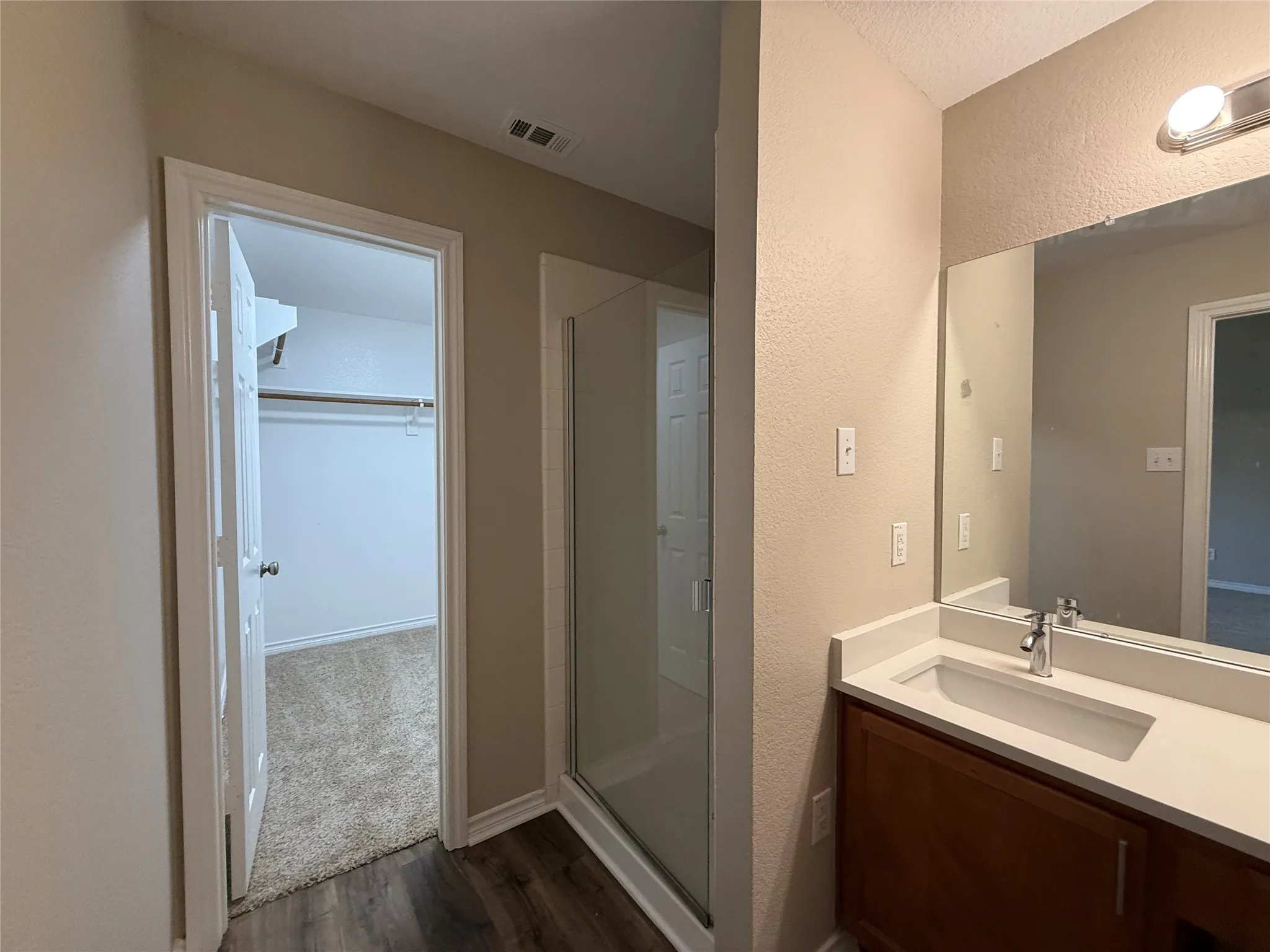 Single Family Residence For Sale in Denton County , 103 Santa Fe Trail, Justin, Texas 76247, 3 Bedroom, 2 Bathroom, 2 Garage spaces, 1,599 Sqft, built in 2004, mls#21327100, Real Estate Agent in Justin, Homes For Sale in Denton county, Homes For Sale in Justin, Realtor in Justin Texas, Real Estate Brokerage Independent Realty Texas, Luminita Cordes Realtor