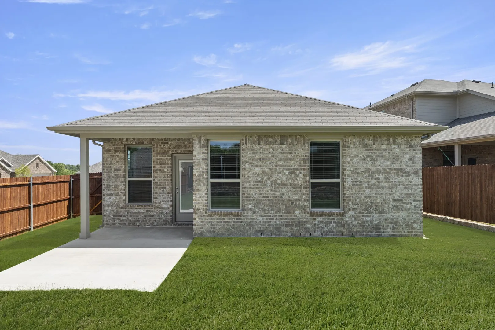2521 Russell - Back