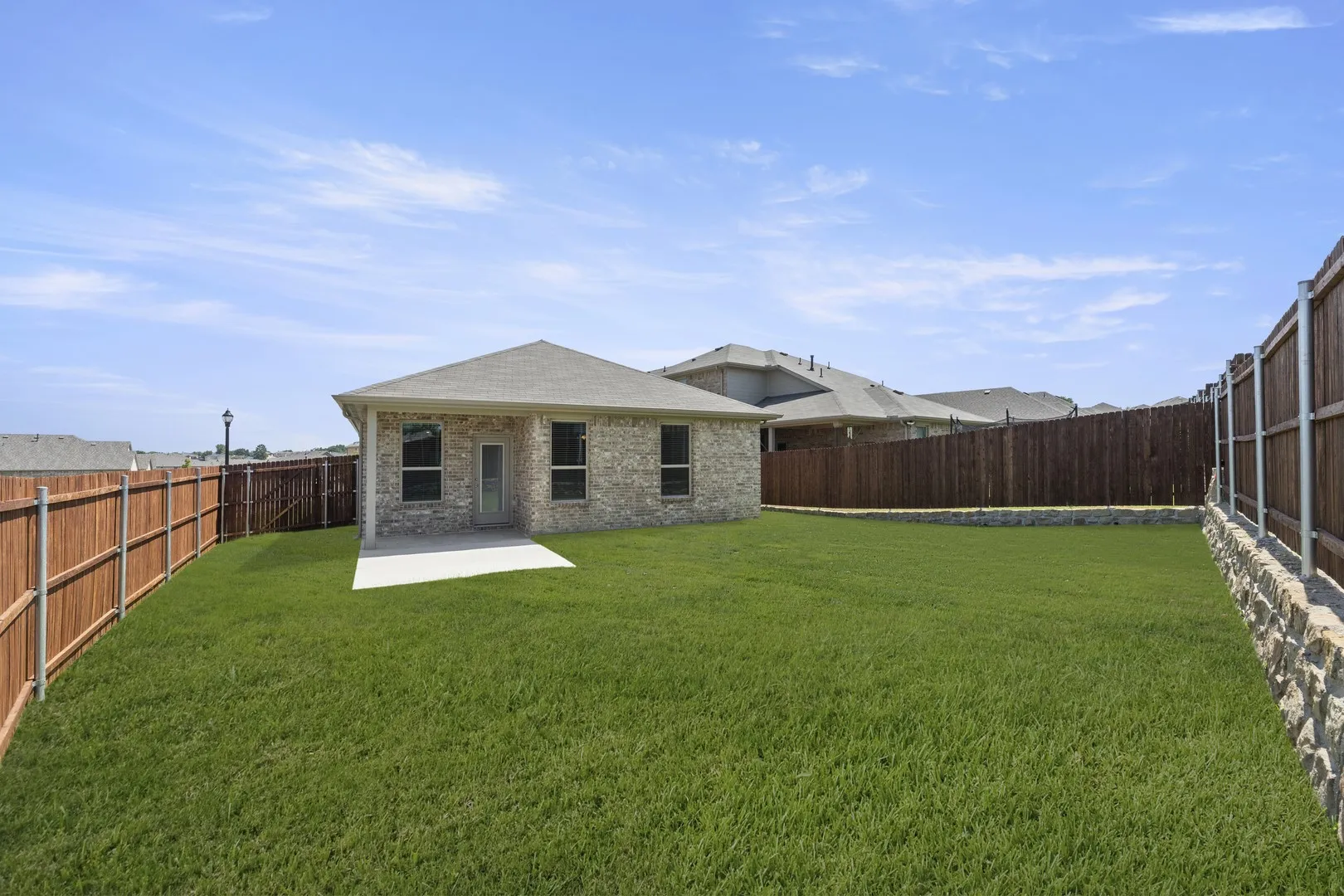 2521 Russell - Back (2)