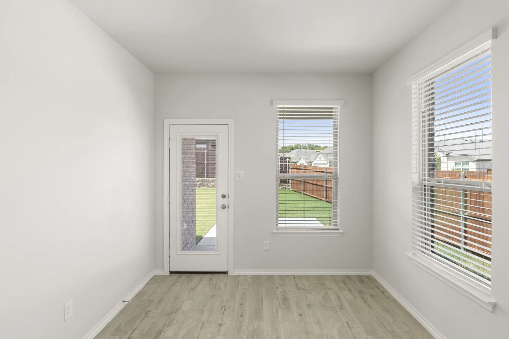 2521 Russell - Dining (2)