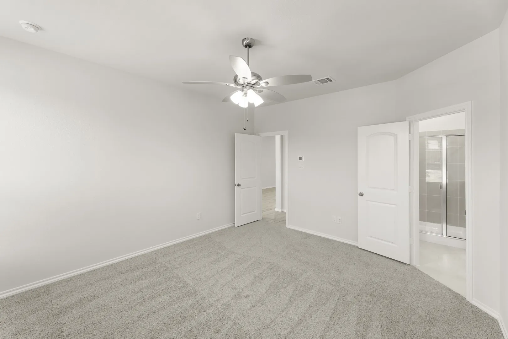 2521 Russell - Primary (2)