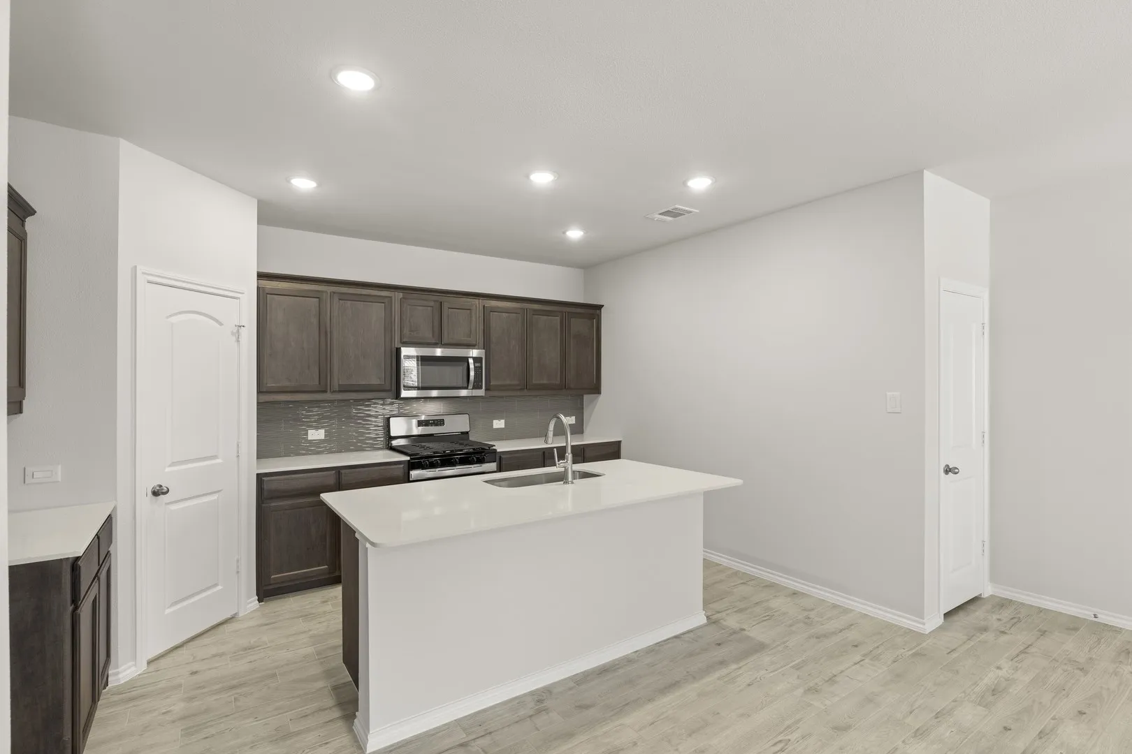 2521 Russell - Kitchen (3)