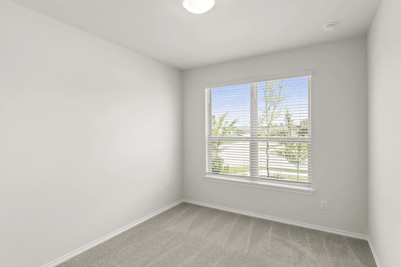 2521 Russell - Bed 2