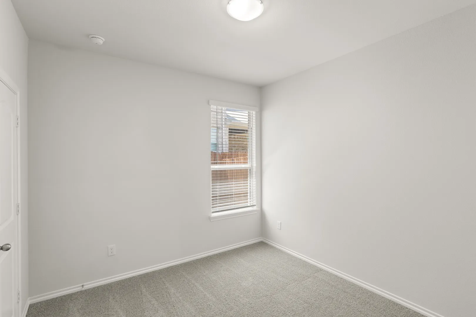 2521 Russell - Bed 3