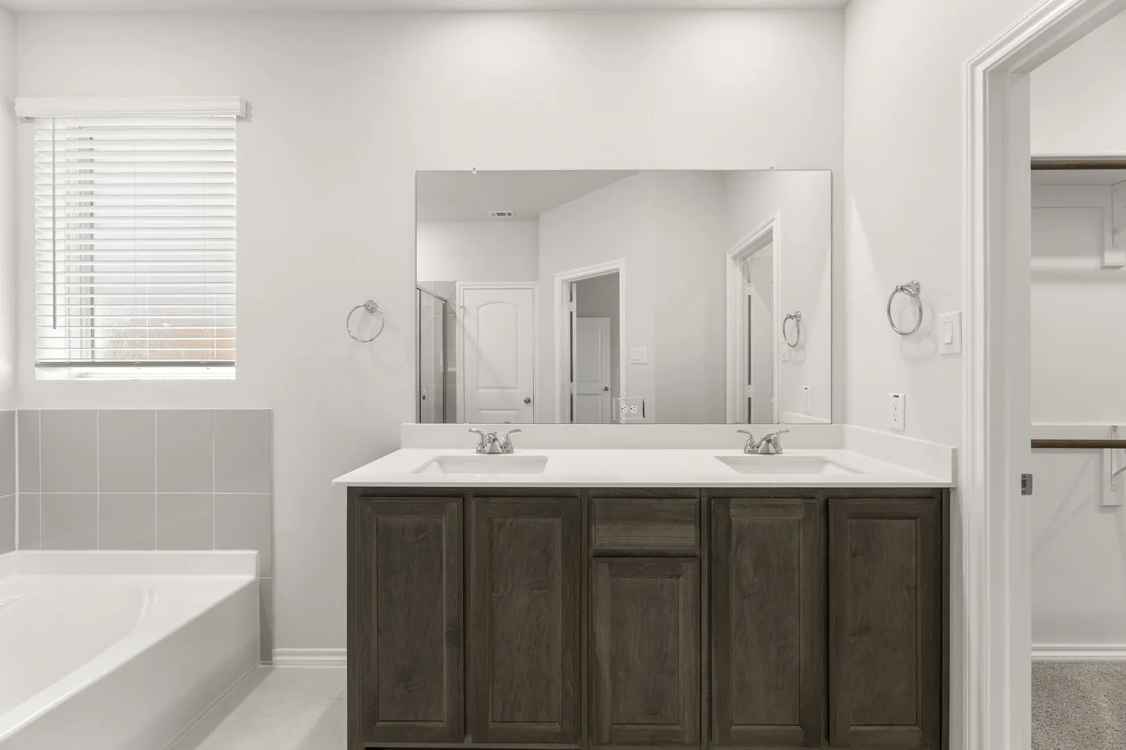 2521 Russell - Bath (2)