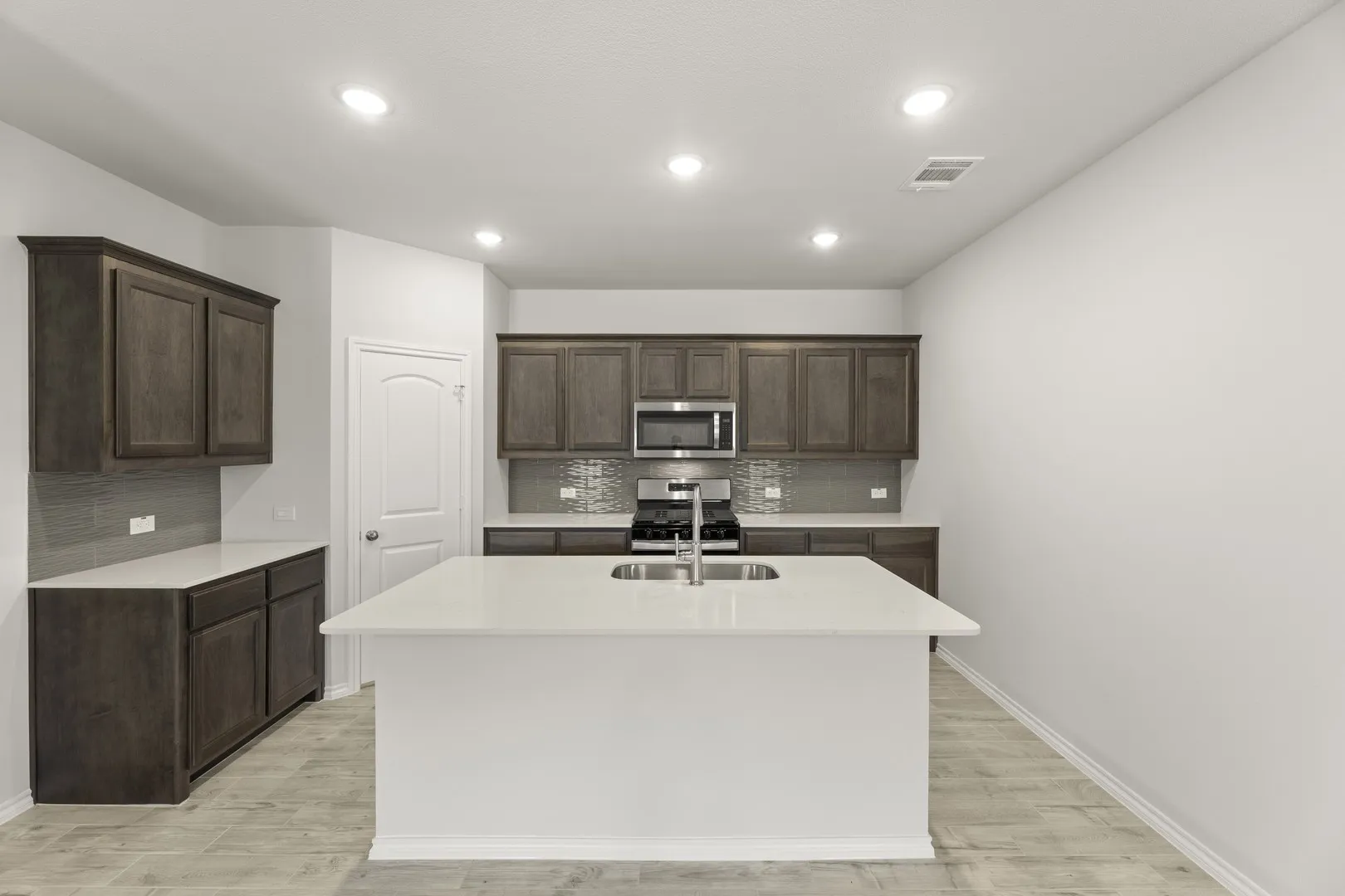 2521 Russell - Kitchen