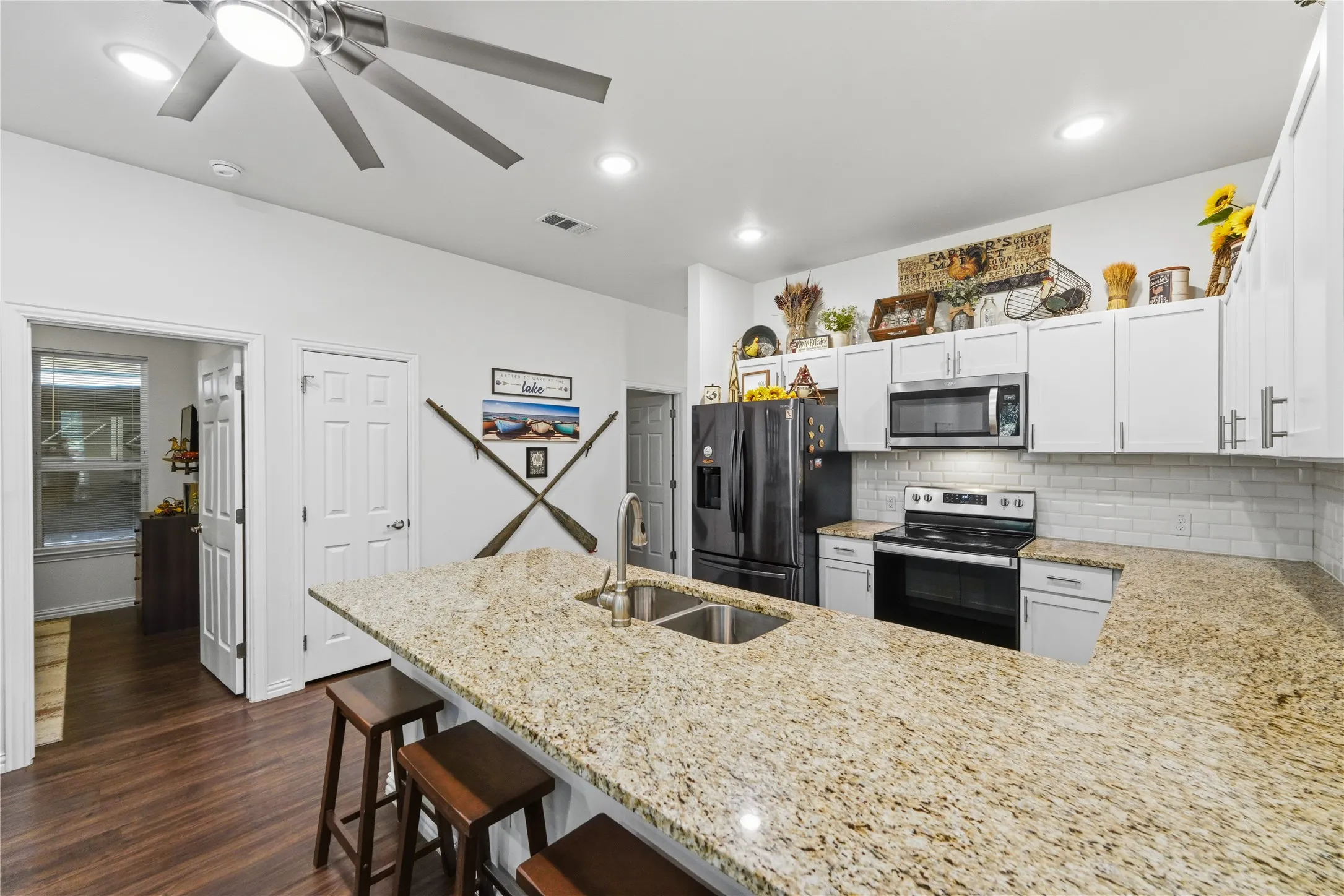 Single Family Residence For Sale in Henderson County , 6156 Inca Drive, Mabank, Texas 75156, 3 Bedroom, 2 Bathroom, Garage spaces, 1,500 Sqft, built in 2022, mls#21326480, Real Estate Agent in Mabank, Homes For Sale in Henderson county, Homes For Sale in Mabank, Realtor in Mabank Texas, Real Estate Brokerage Independent Realty Texas, Luminita Cordes Realtor