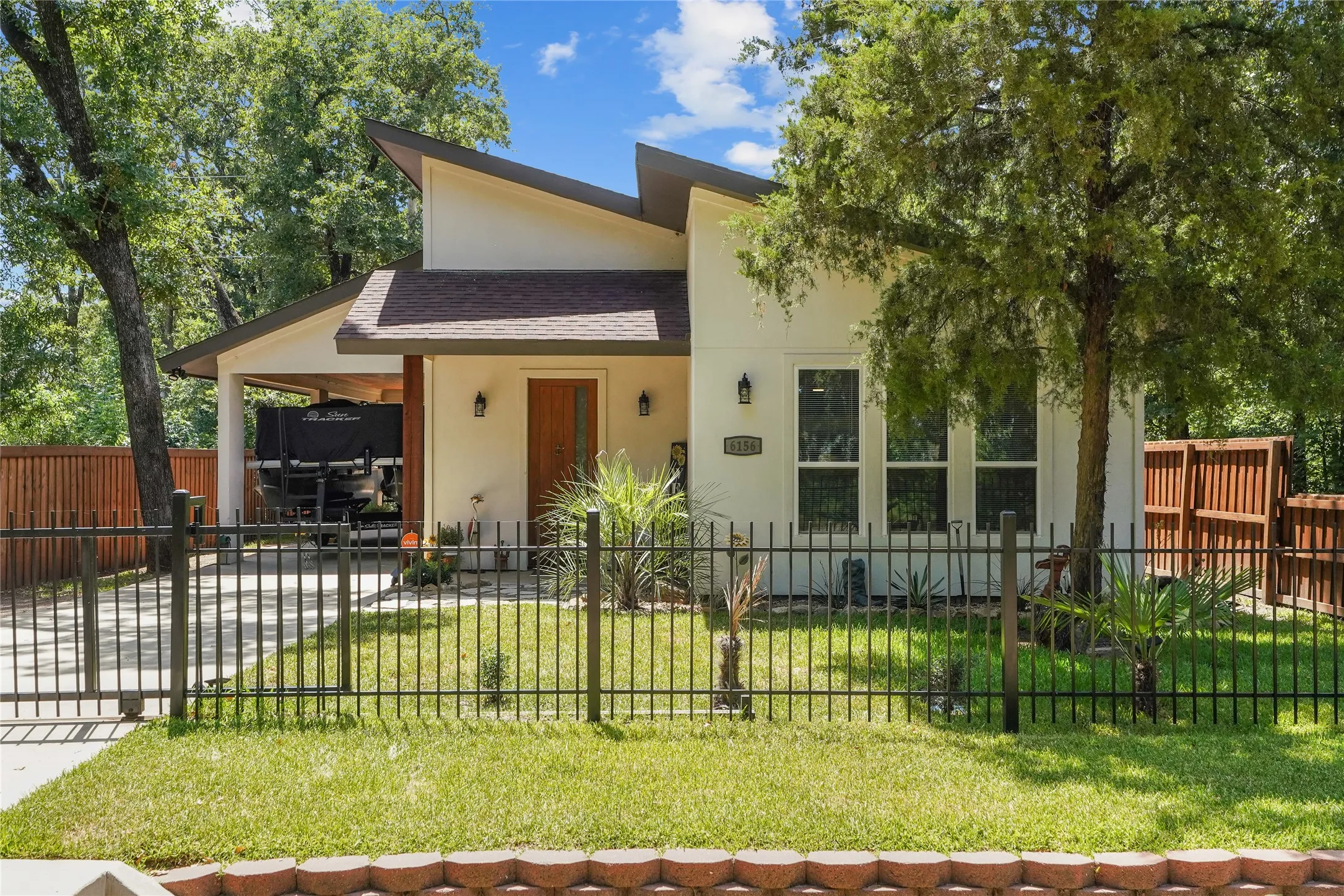 Single Family Residence For Sale in Henderson County , 6156 Inca Drive, Mabank, Texas 75156, 3 Bedroom, 2 Bathroom, Garage spaces, 1,500 Sqft, built in 2022, mls#21326480, Real Estate Agent in Mabank, Homes For Sale in Henderson county, Homes For Sale in Mabank, Realtor in Mabank Texas, Real Estate Brokerage Independent Realty Texas, Luminita Cordes Realtor