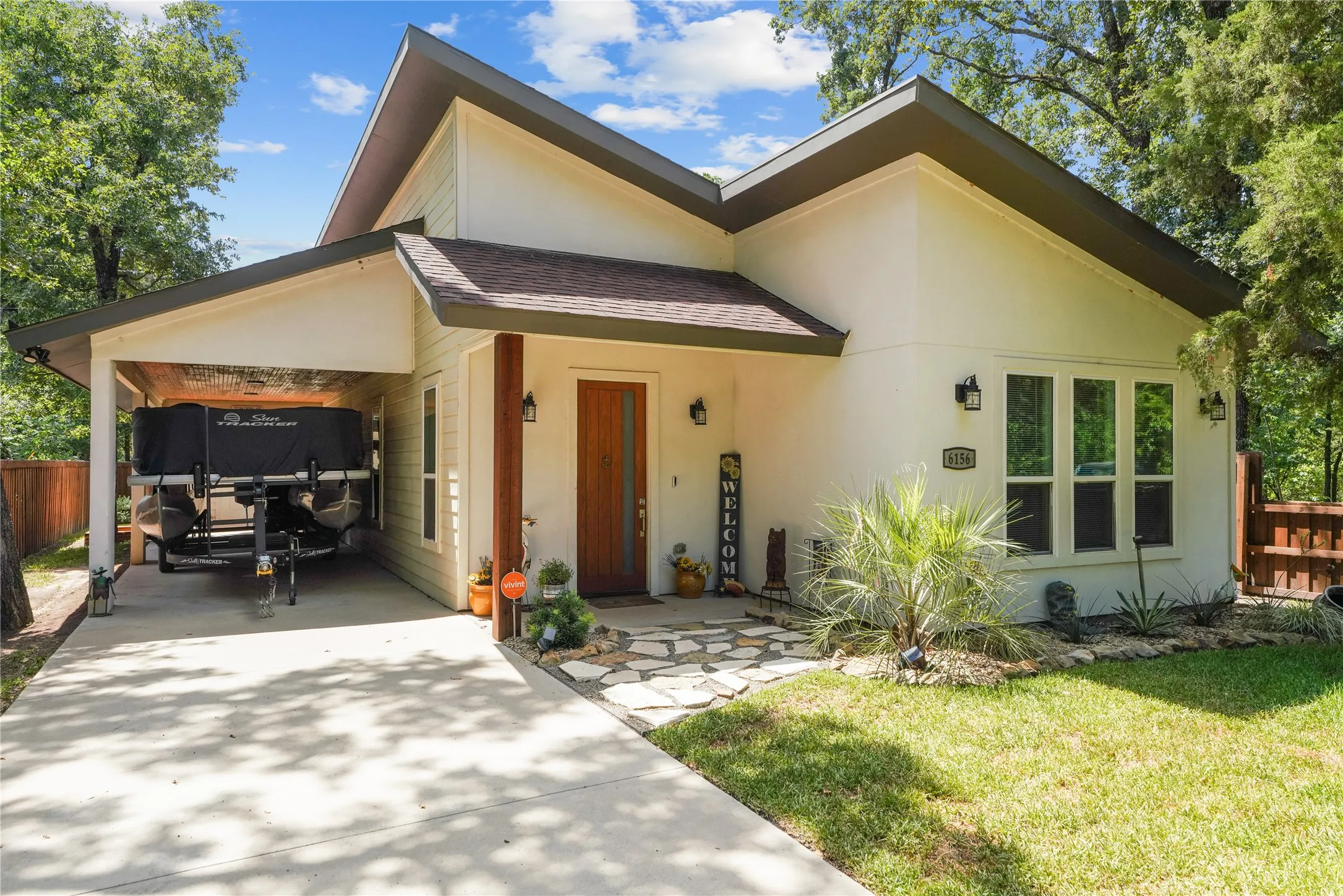 Single Family Residence For Sale in Henderson County , 6156 Inca Drive, Mabank, Texas 75156, 3 Bedroom, 2 Bathroom, Garage spaces, 1,500 Sqft, built in 2022, mls#21326480, Real Estate Agent in Mabank, Homes For Sale in Henderson county, Homes For Sale in Mabank, Realtor in Mabank Texas, Real Estate Brokerage Independent Realty Texas, Luminita Cordes Realtor