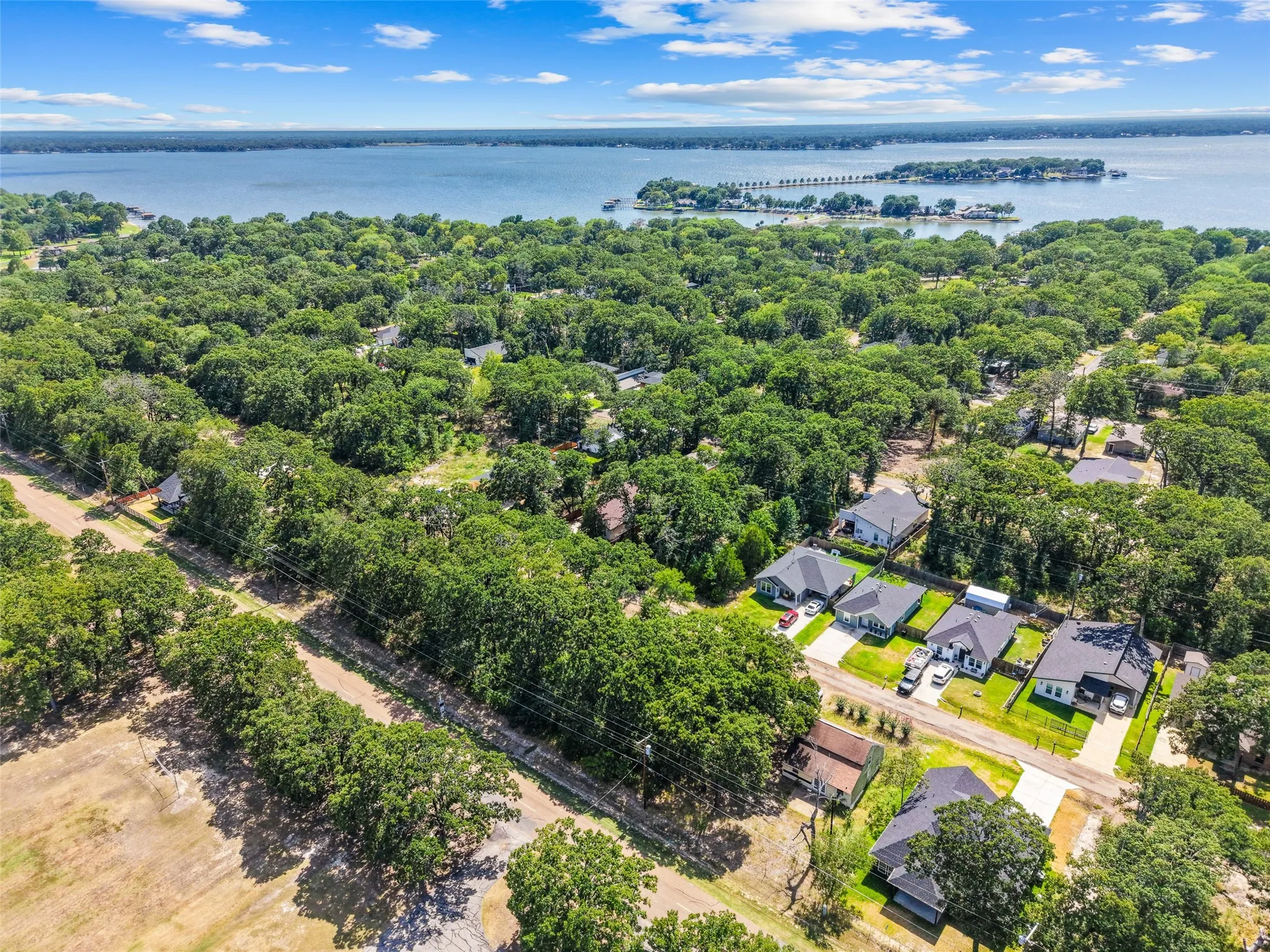 Single Family Residence For Sale in Henderson County , 6156 Inca Drive, Mabank, Texas 75156, 3 Bedroom, 2 Bathroom, Garage spaces, 1,500 Sqft, built in 2022, mls#21326480, Real Estate Agent in Mabank, Homes For Sale in Henderson county, Homes For Sale in Mabank, Realtor in Mabank Texas, Real Estate Brokerage Independent Realty Texas, Luminita Cordes Realtor