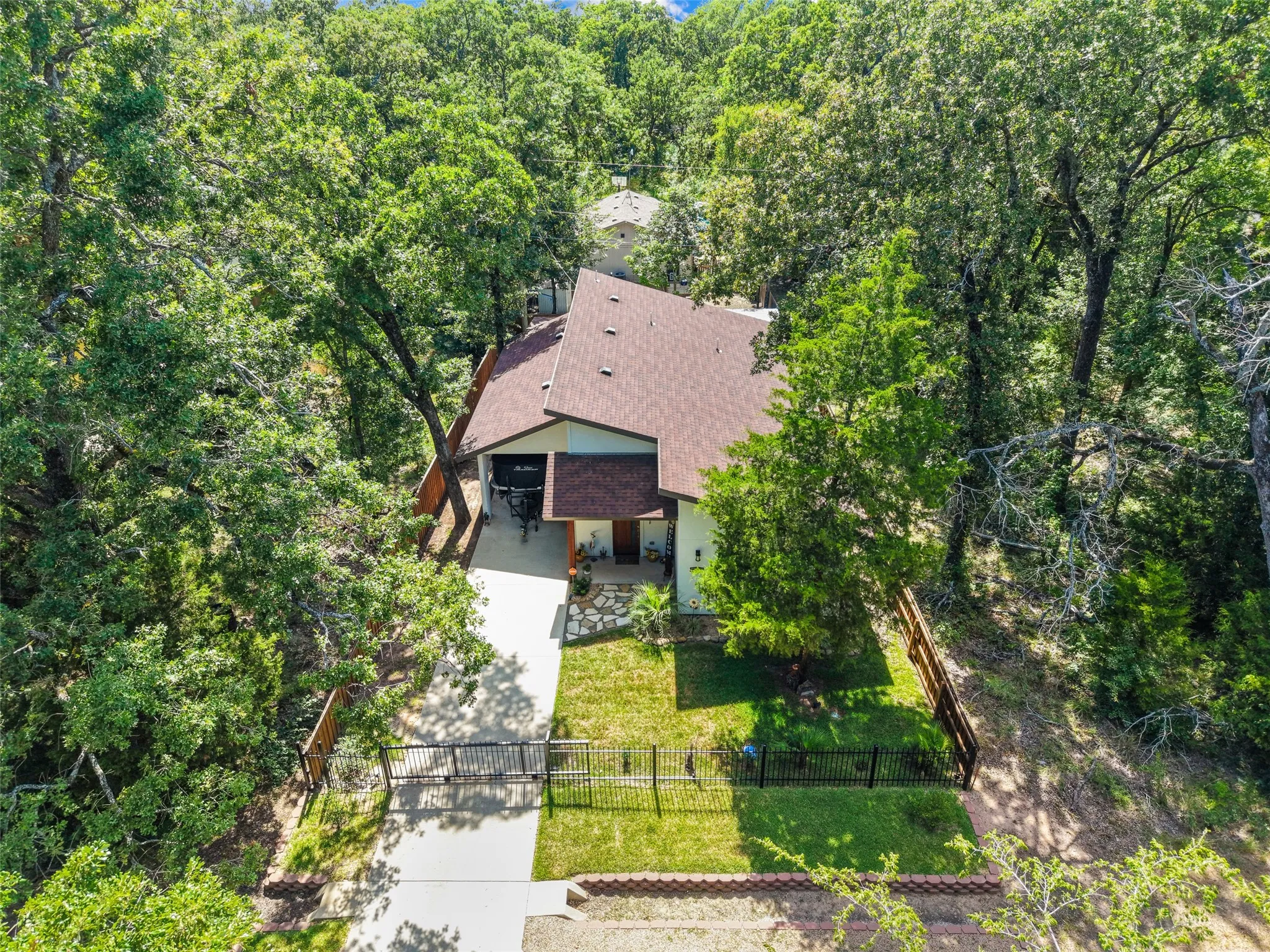 Single Family Residence For Sale in Henderson County , 6156 Inca Drive, Mabank, Texas 75156, 3 Bedroom, 2 Bathroom, Garage spaces, 1,500 Sqft, built in 2022, mls#21326480, Real Estate Agent in Mabank, Homes For Sale in Henderson county, Homes For Sale in Mabank, Realtor in Mabank Texas, Real Estate Brokerage Independent Realty Texas, Luminita Cordes Realtor