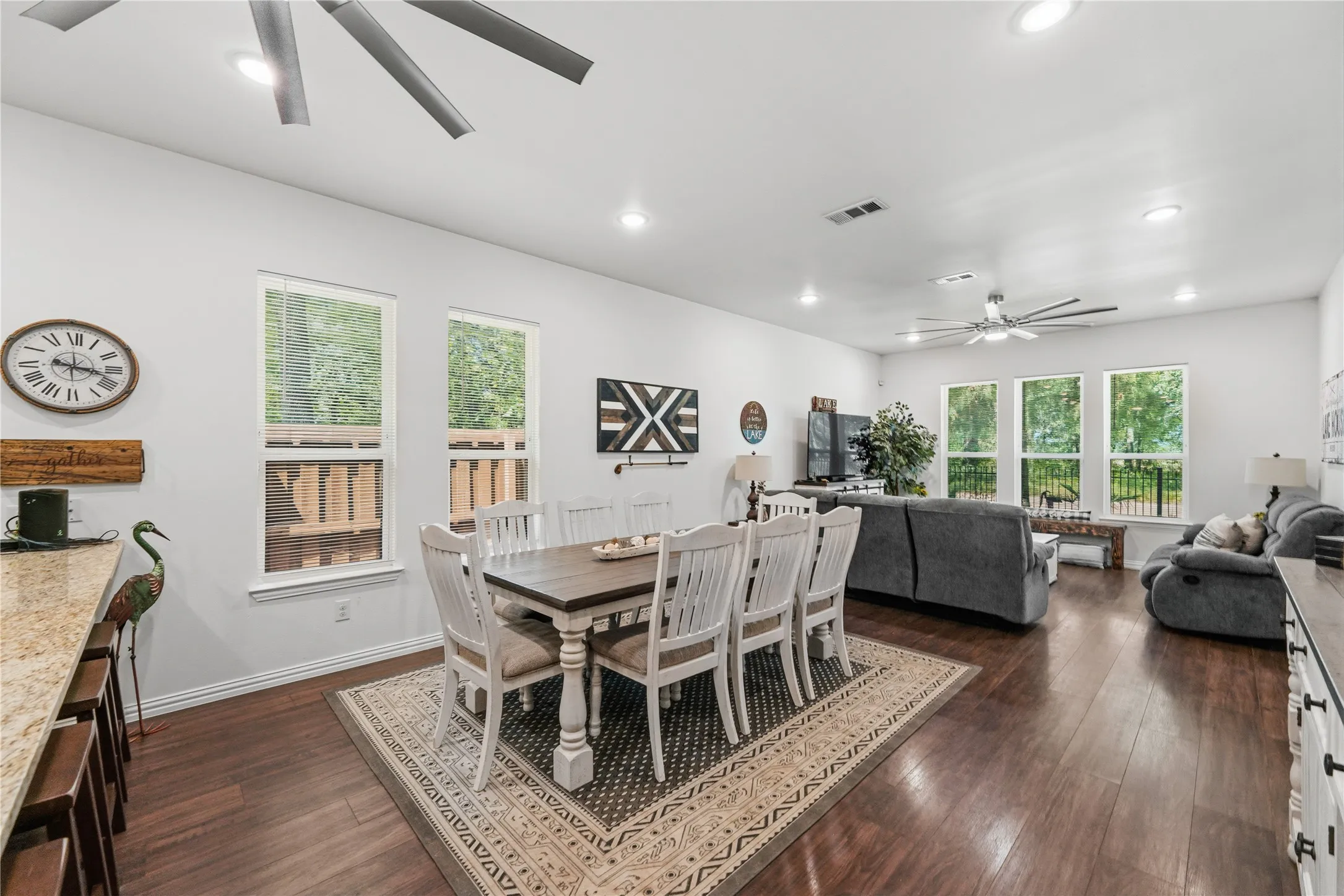Single Family Residence For Sale in Henderson County , 6156 Inca Drive, Mabank, Texas 75156, 3 Bedroom, 2 Bathroom, Garage spaces, 1,500 Sqft, built in 2022, mls#21326480, Real Estate Agent in Mabank, Homes For Sale in Henderson county, Homes For Sale in Mabank, Realtor in Mabank Texas, Real Estate Brokerage Independent Realty Texas, Luminita Cordes Realtor