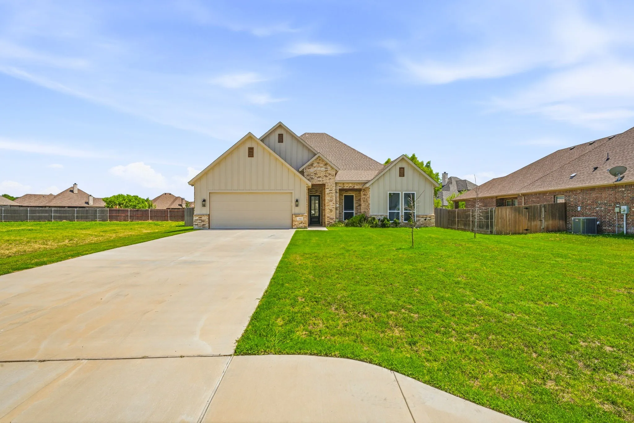 Single Family Residence For Sale in Parker County , 162 Breeders Drive, Willow Park, Texas 76087, 3 Bedroom, 2 Bathroom, 2 Garage spaces, 2,249 Sqft, built in 2023, mls#21328360, Real Estate Agent in Willow Park, Homes For Sale in Parker county, Homes For Sale in Willow Park, Realtor in Willow Park Texas, Real Estate Brokerage Independent Realty Texas, Luminita Cordes Realtor