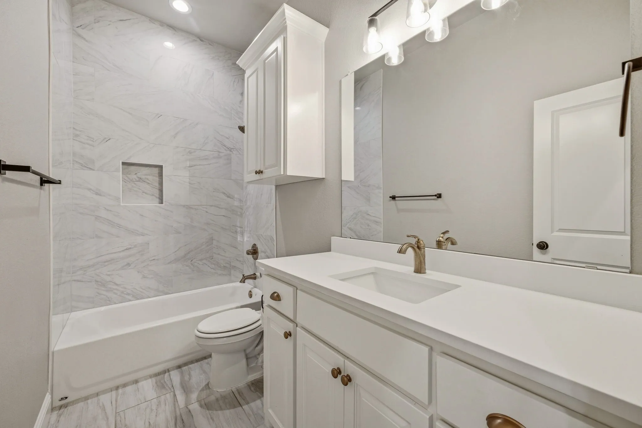Single Family Residence For Sale in Parker County , 162 Breeders Drive, Willow Park, Texas 76087, 3 Bedroom, 2 Bathroom, 2 Garage spaces, 2,249 Sqft, built in 2023, mls#21328360, Real Estate Agent in Willow Park, Homes For Sale in Parker county, Homes For Sale in Willow Park, Realtor in Willow Park Texas, Real Estate Brokerage Independent Realty Texas, Luminita Cordes Realtor
