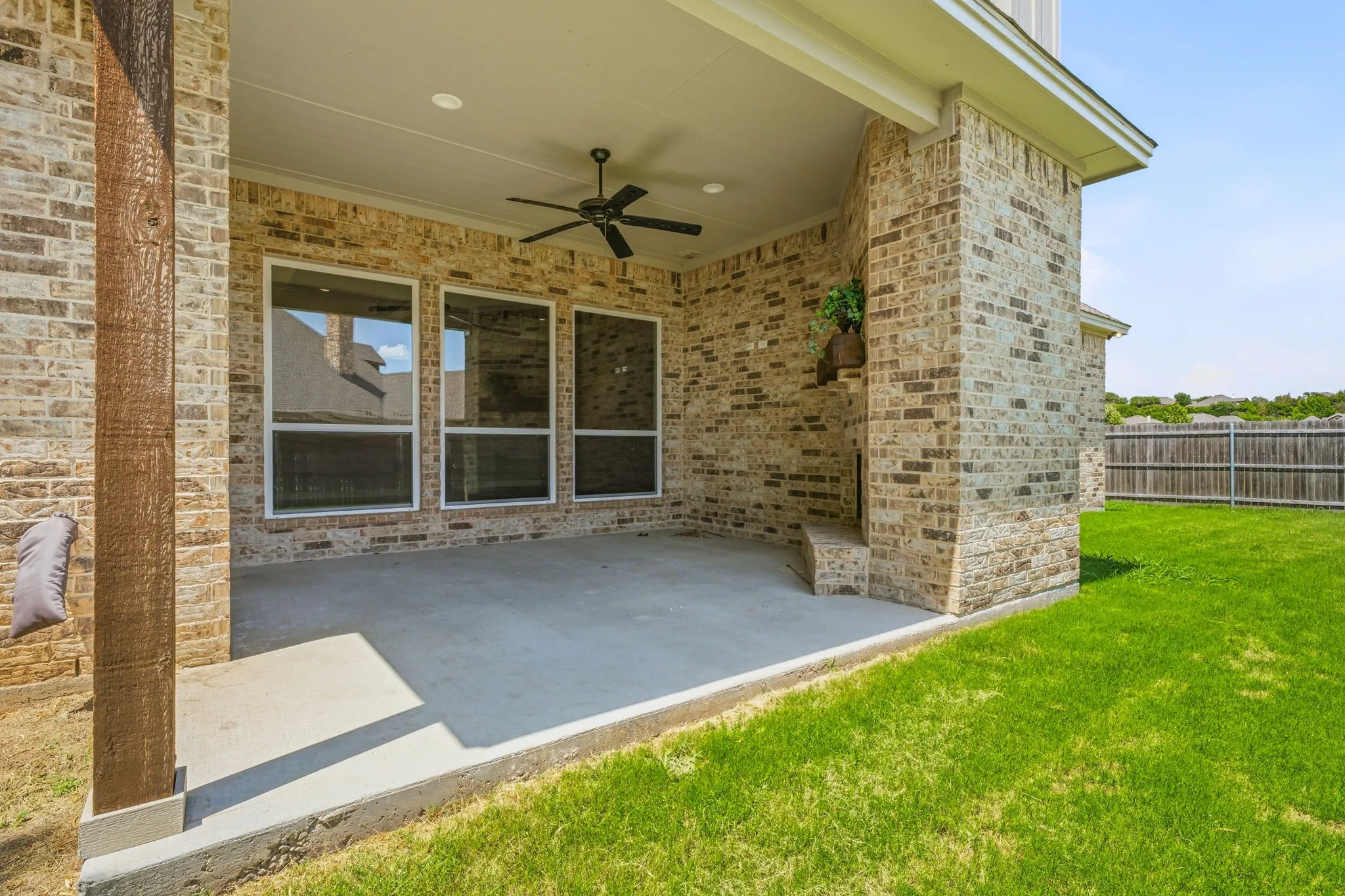 Single Family Residence For Sale in Parker County , 162 Breeders Drive, Willow Park, Texas 76087, 3 Bedroom, 2 Bathroom, 2 Garage spaces, 2,249 Sqft, built in 2023, mls#21328360, Real Estate Agent in Willow Park, Homes For Sale in Parker county, Homes For Sale in Willow Park, Realtor in Willow Park Texas, Real Estate Brokerage Independent Realty Texas, Luminita Cordes Realtor