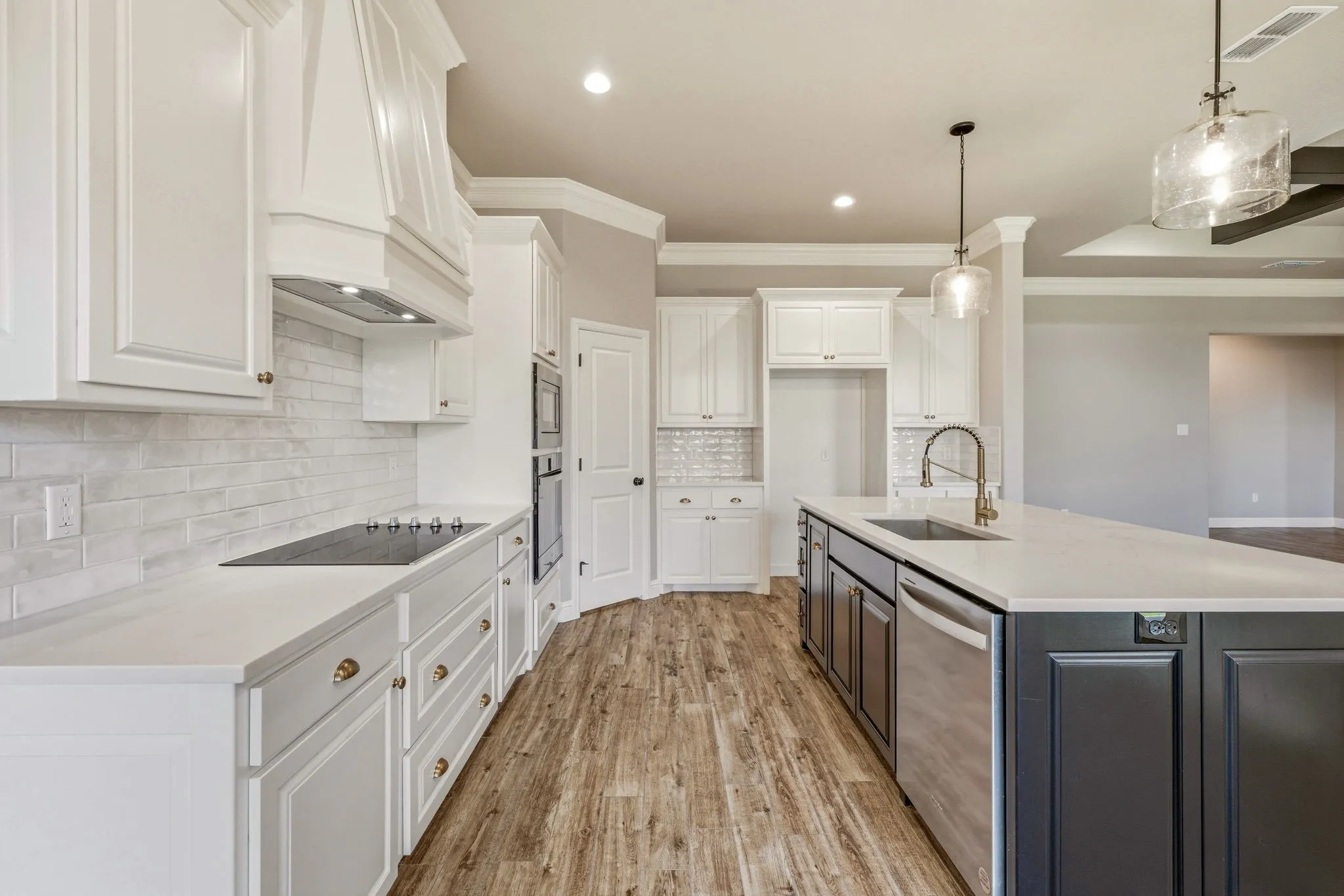 Single Family Residence For Sale in Parker County , 162 Breeders Drive, Willow Park, Texas 76087, 3 Bedroom, 2 Bathroom, 2 Garage spaces, 2,249 Sqft, built in 2023, mls#21328360, Real Estate Agent in Willow Park, Homes For Sale in Parker county, Homes For Sale in Willow Park, Realtor in Willow Park Texas, Real Estate Brokerage Independent Realty Texas, Luminita Cordes Realtor