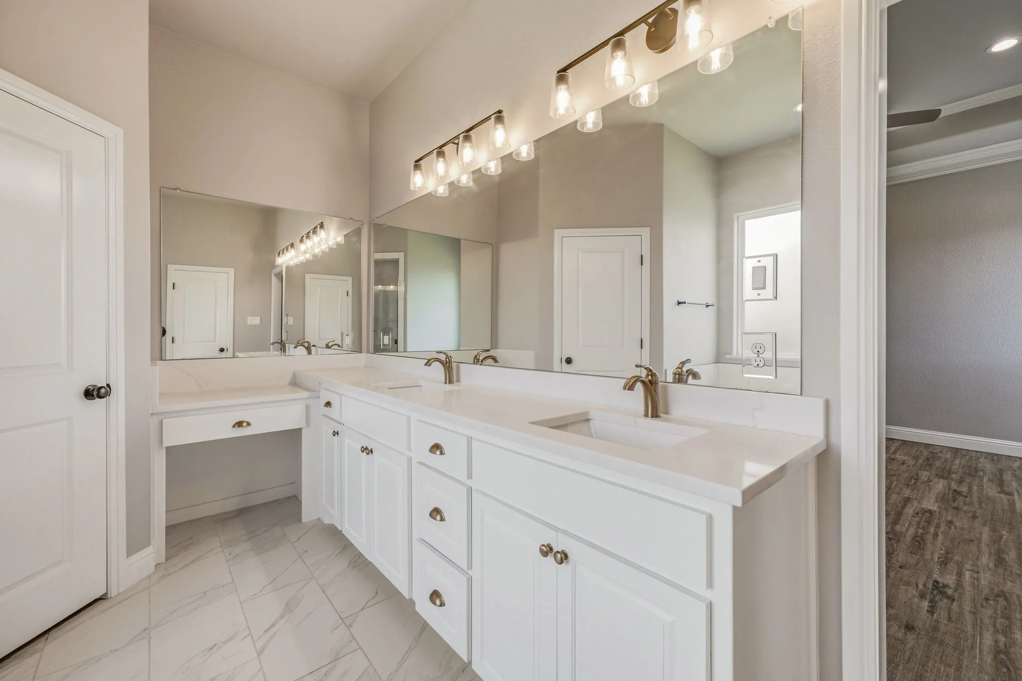 Single Family Residence For Sale in Parker County , 162 Breeders Drive, Willow Park, Texas 76087, 3 Bedroom, 2 Bathroom, 2 Garage spaces, 2,249 Sqft, built in 2023, mls#21328360, Real Estate Agent in Willow Park, Homes For Sale in Parker county, Homes For Sale in Willow Park, Realtor in Willow Park Texas, Real Estate Brokerage Independent Realty Texas, Luminita Cordes Realtor