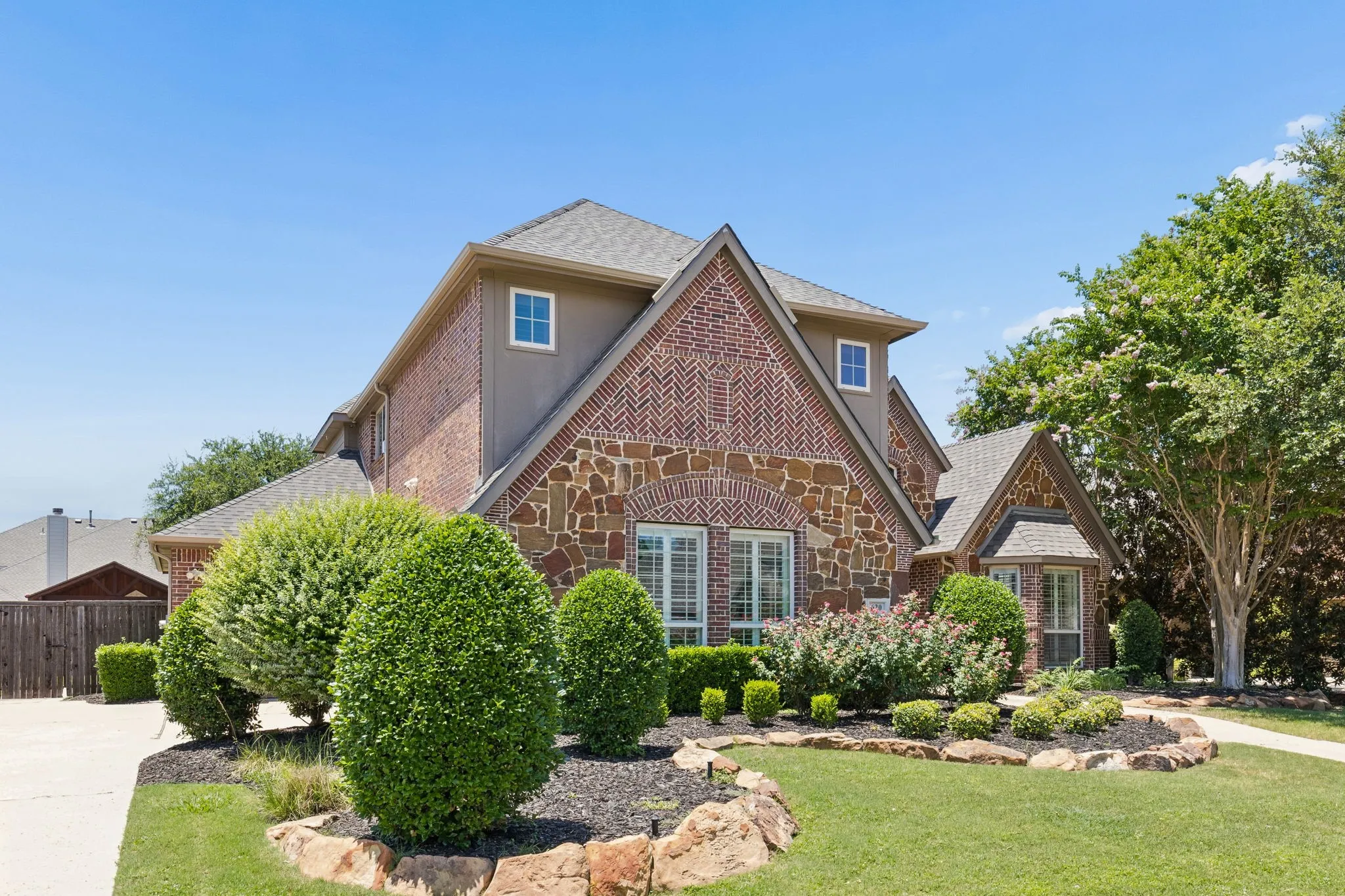 Single Family Residence For Sale in Collin County , 620 Paint Creek Court, Murphy, Texas 75094, 4 Bedroom, 4 Bathroom, 3 Garage spaces, 4,127 Sqft, built in 2011, mls#21327640, Real Estate Agent in Murphy, Homes For Sale in Collin county, Homes For Sale in Murphy, Realtor in Murphy Texas, Real Estate Brokerage Independent Realty Texas, Luminita Cordes Realtor