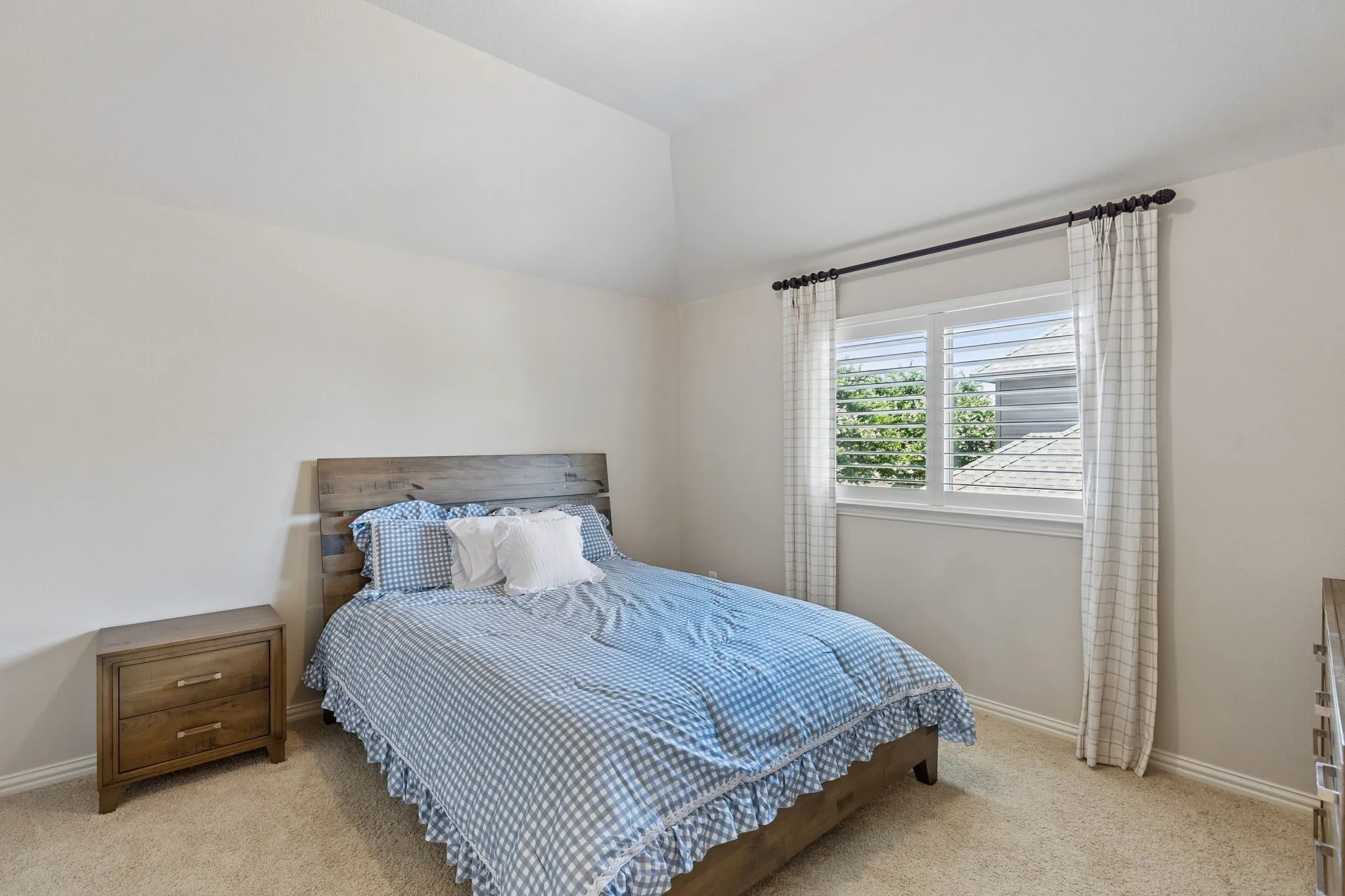 Single Family Residence For Sale in Collin County , 620 Paint Creek Court, Murphy, Texas 75094, 4 Bedroom, 4 Bathroom, 3 Garage spaces, 4,127 Sqft, built in 2011, mls#21327640, Real Estate Agent in Murphy, Homes For Sale in Collin county, Homes For Sale in Murphy, Realtor in Murphy Texas, Real Estate Brokerage Independent Realty Texas, Luminita Cordes Realtor