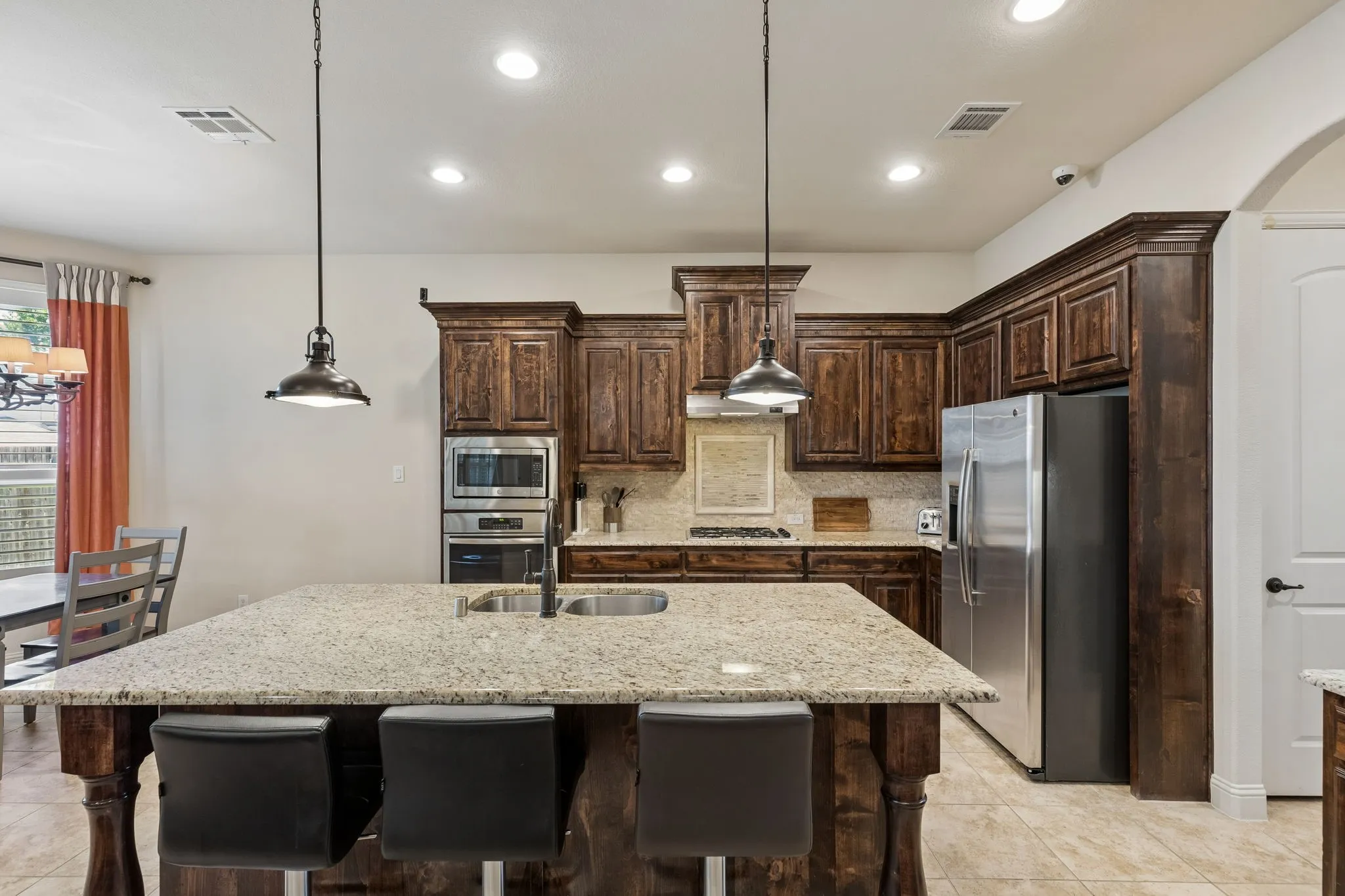 Single Family Residence For Sale in Collin County , 620 Paint Creek Court, Murphy, Texas 75094, 4 Bedroom, 4 Bathroom, 3 Garage spaces, 4,127 Sqft, built in 2011, mls#21327640, Real Estate Agent in Murphy, Homes For Sale in Collin county, Homes For Sale in Murphy, Realtor in Murphy Texas, Real Estate Brokerage Independent Realty Texas, Luminita Cordes Realtor