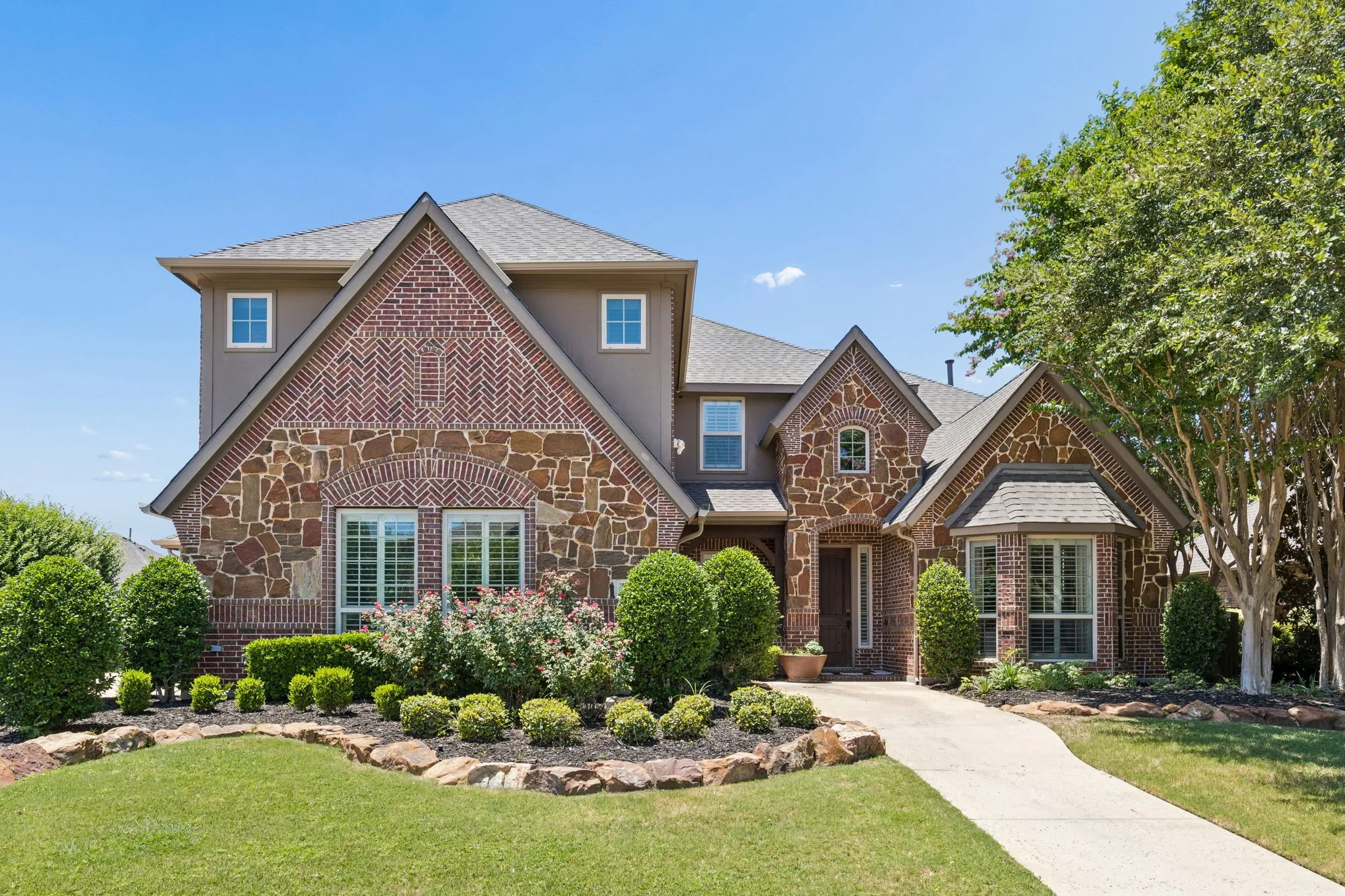 Single Family Residence For Sale in Collin County , 620 Paint Creek Court, Murphy, Texas 75094, 4 Bedroom, 4 Bathroom, 3 Garage spaces, 4,127 Sqft, built in 2011, mls#21327640, Real Estate Agent in Murphy, Homes For Sale in Collin county, Homes For Sale in Murphy, Realtor in Murphy Texas, Real Estate Brokerage Independent Realty Texas, Luminita Cordes Realtor