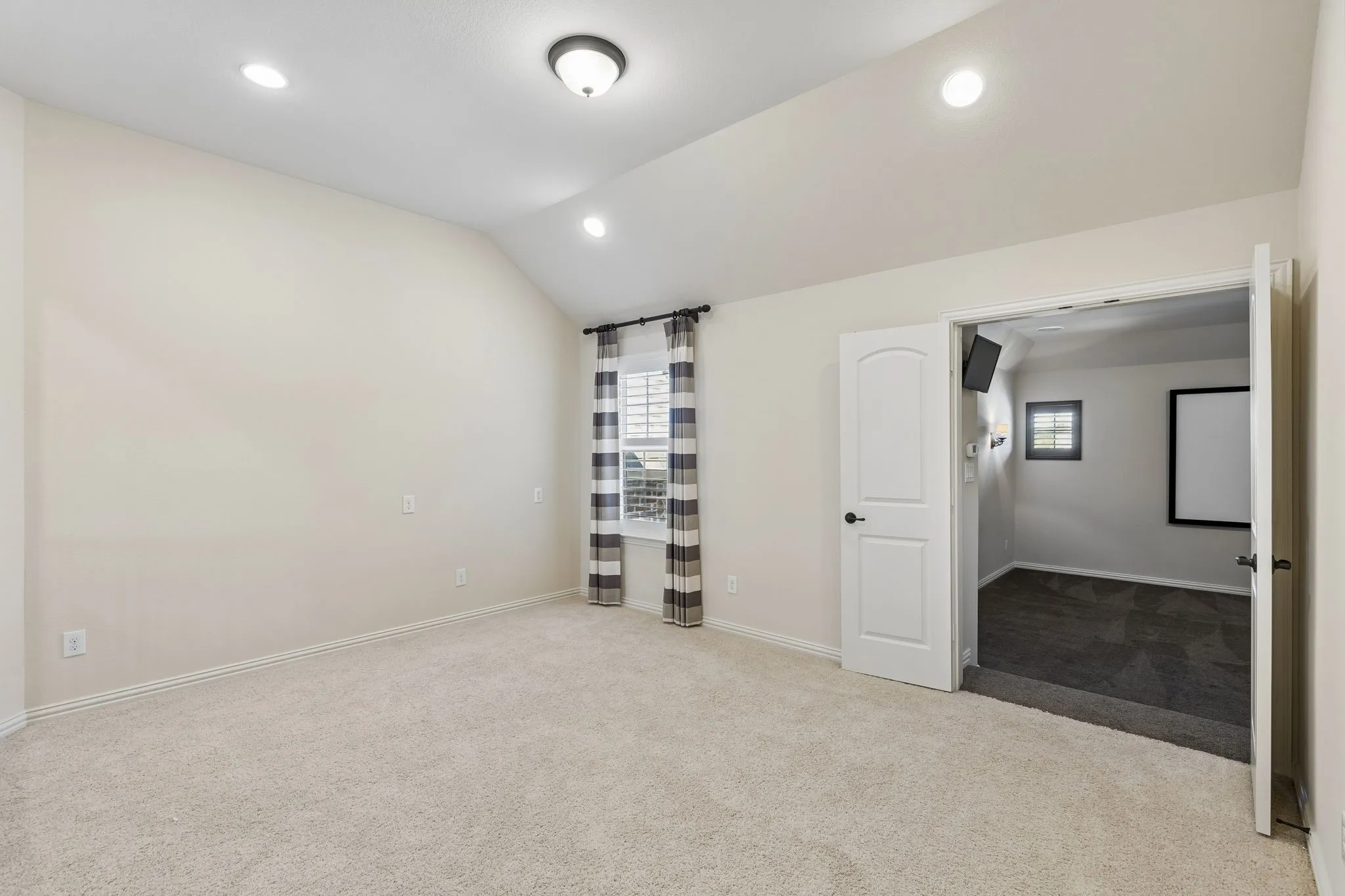 Single Family Residence For Sale in Collin County , 620 Paint Creek Court, Murphy, Texas 75094, 4 Bedroom, 4 Bathroom, 3 Garage spaces, 4,127 Sqft, built in 2011, mls#21327640, Real Estate Agent in Murphy, Homes For Sale in Collin county, Homes For Sale in Murphy, Realtor in Murphy Texas, Real Estate Brokerage Independent Realty Texas, Luminita Cordes Realtor