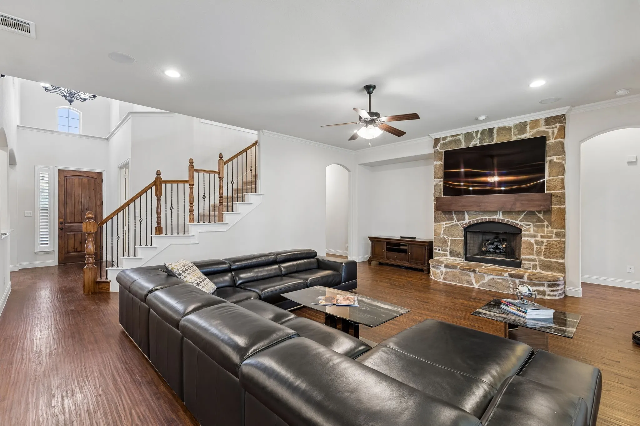 Single Family Residence For Sale in Collin County , 620 Paint Creek Court, Murphy, Texas 75094, 4 Bedroom, 4 Bathroom, 3 Garage spaces, 4,127 Sqft, built in 2011, mls#21327640, Real Estate Agent in Murphy, Homes For Sale in Collin county, Homes For Sale in Murphy, Realtor in Murphy Texas, Real Estate Brokerage Independent Realty Texas, Luminita Cordes Realtor