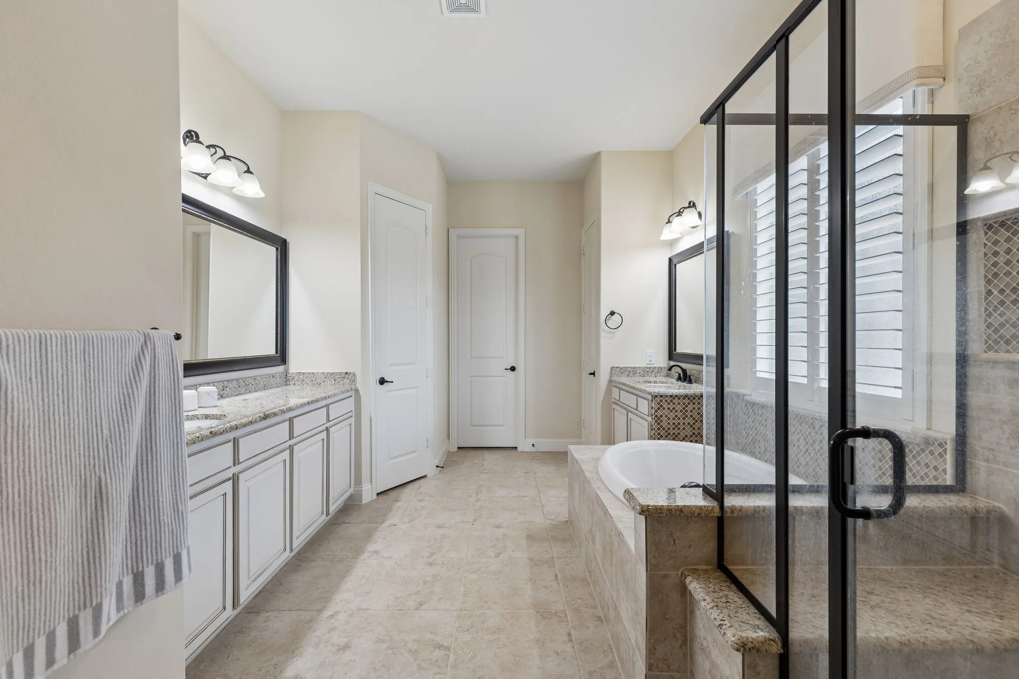 Single Family Residence For Sale in Collin County , 620 Paint Creek Court, Murphy, Texas 75094, 4 Bedroom, 4 Bathroom, 3 Garage spaces, 4,127 Sqft, built in 2011, mls#21327640, Real Estate Agent in Murphy, Homes For Sale in Collin county, Homes For Sale in Murphy, Realtor in Murphy Texas, Real Estate Brokerage Independent Realty Texas, Luminita Cordes Realtor