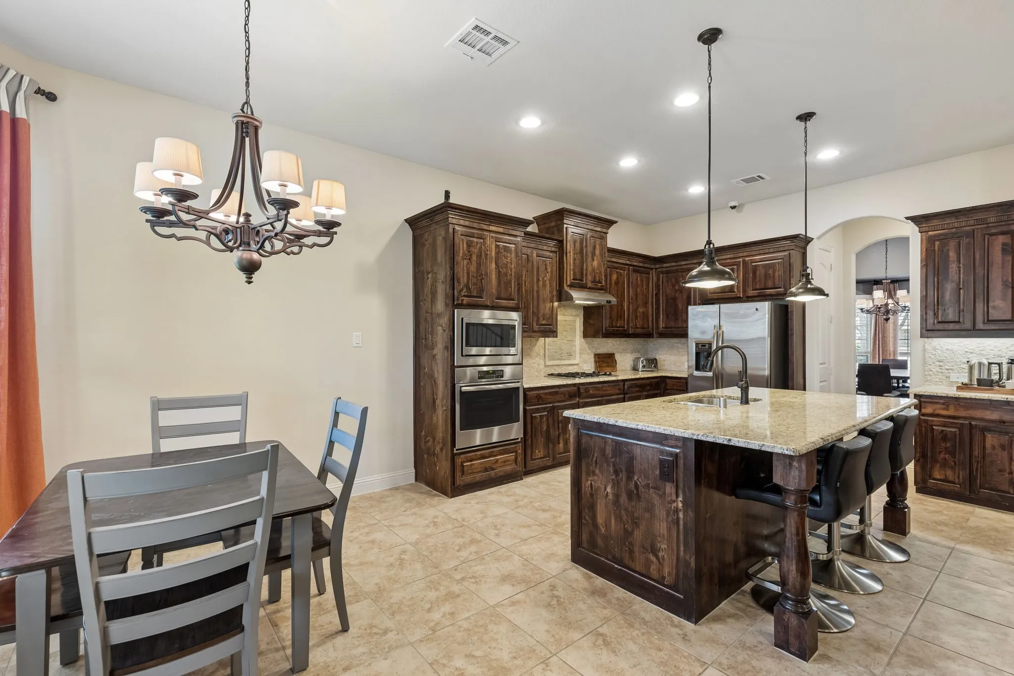 Single Family Residence For Sale in Collin County , 620 Paint Creek Court, Murphy, Texas 75094, 4 Bedroom, 4 Bathroom, 3 Garage spaces, 4,127 Sqft, built in 2011, mls#21327640, Real Estate Agent in Murphy, Homes For Sale in Collin county, Homes For Sale in Murphy, Realtor in Murphy Texas, Real Estate Brokerage Independent Realty Texas, Luminita Cordes Realtor