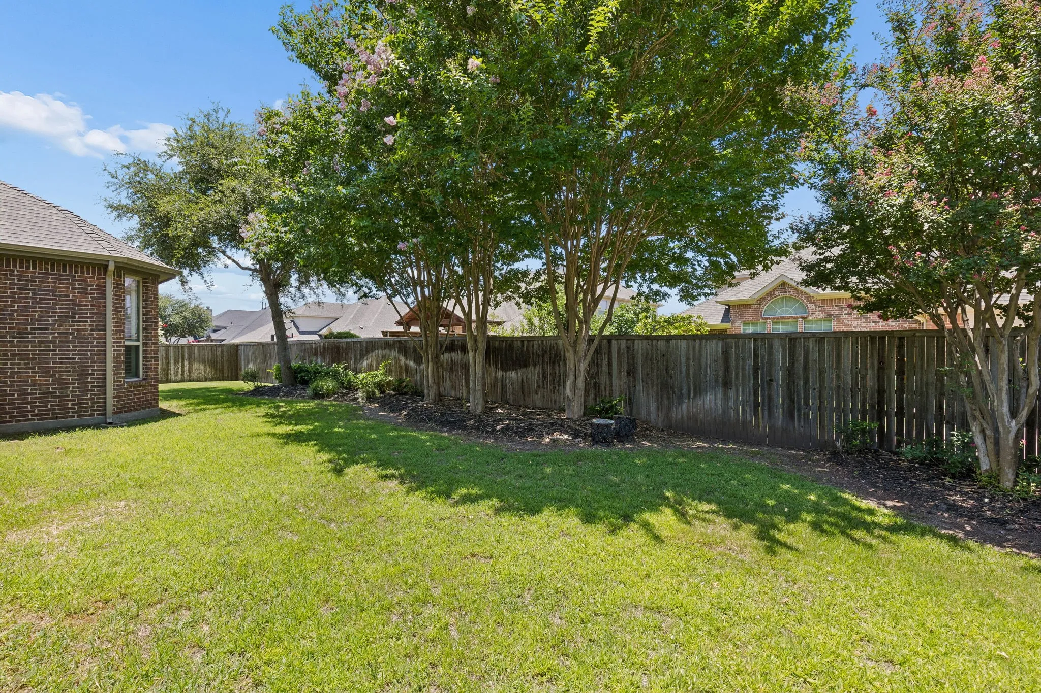 Single Family Residence For Sale in Collin County , 620 Paint Creek Court, Murphy, Texas 75094, 4 Bedroom, 4 Bathroom, 3 Garage spaces, 4,127 Sqft, built in 2011, mls#21327640, Real Estate Agent in Murphy, Homes For Sale in Collin county, Homes For Sale in Murphy, Realtor in Murphy Texas, Real Estate Brokerage Independent Realty Texas, Luminita Cordes Realtor