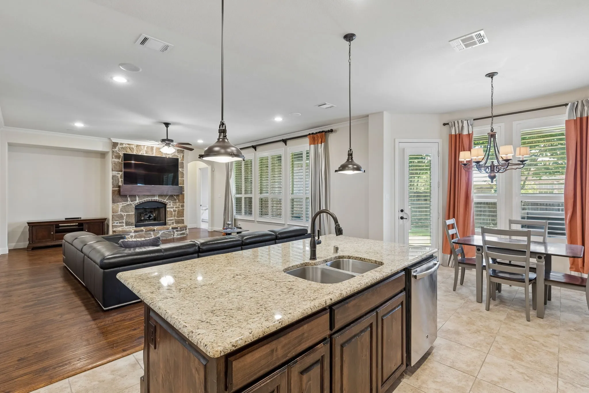Single Family Residence For Sale in Collin County , 620 Paint Creek Court, Murphy, Texas 75094, 4 Bedroom, 4 Bathroom, 3 Garage spaces, 4,127 Sqft, built in 2011, mls#21327640, Real Estate Agent in Murphy, Homes For Sale in Collin county, Homes For Sale in Murphy, Realtor in Murphy Texas, Real Estate Brokerage Independent Realty Texas, Luminita Cordes Realtor