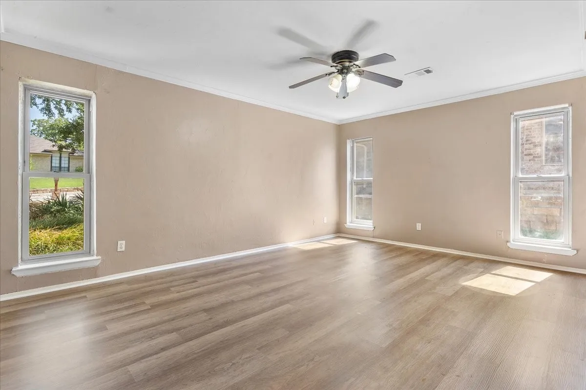 Single Family Residence For Sale in Denton County , 1820 Green Ridge Court, Carrollton, Texas 75007, 3 Bedroom, 2 Bathroom, 2 Garage spaces, 1,609 Sqft, built in 1977, mls#21328075, Real Estate Agent in Carrollton, Homes For Sale in Denton county, Homes For Sale in Carrollton, Realtor in Carrollton Texas, Real Estate Brokerage Independent Realty Texas, Luminita Cordes Realtor