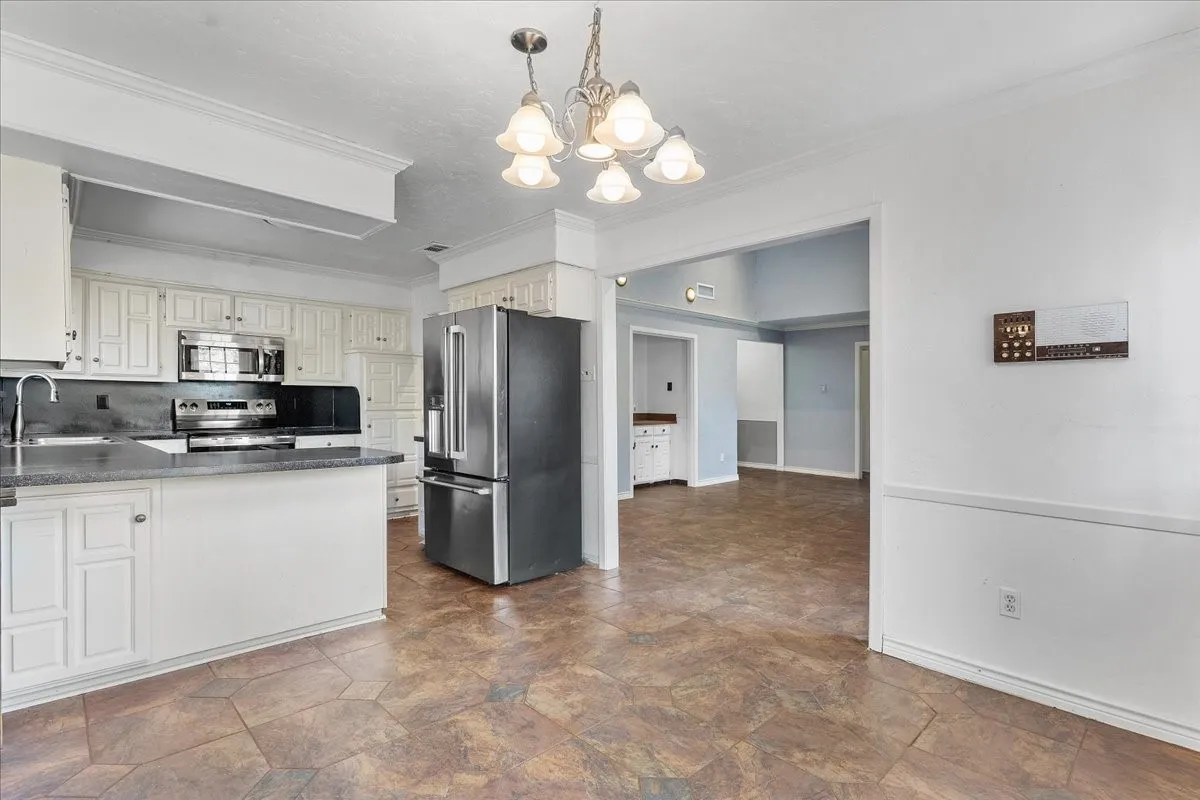 Single Family Residence For Sale in Denton County , 1820 Green Ridge Court, Carrollton, Texas 75007, 3 Bedroom, 2 Bathroom, 2 Garage spaces, 1,609 Sqft, built in 1977, mls#21328075, Real Estate Agent in Carrollton, Homes For Sale in Denton county, Homes For Sale in Carrollton, Realtor in Carrollton Texas, Real Estate Brokerage Independent Realty Texas, Luminita Cordes Realtor