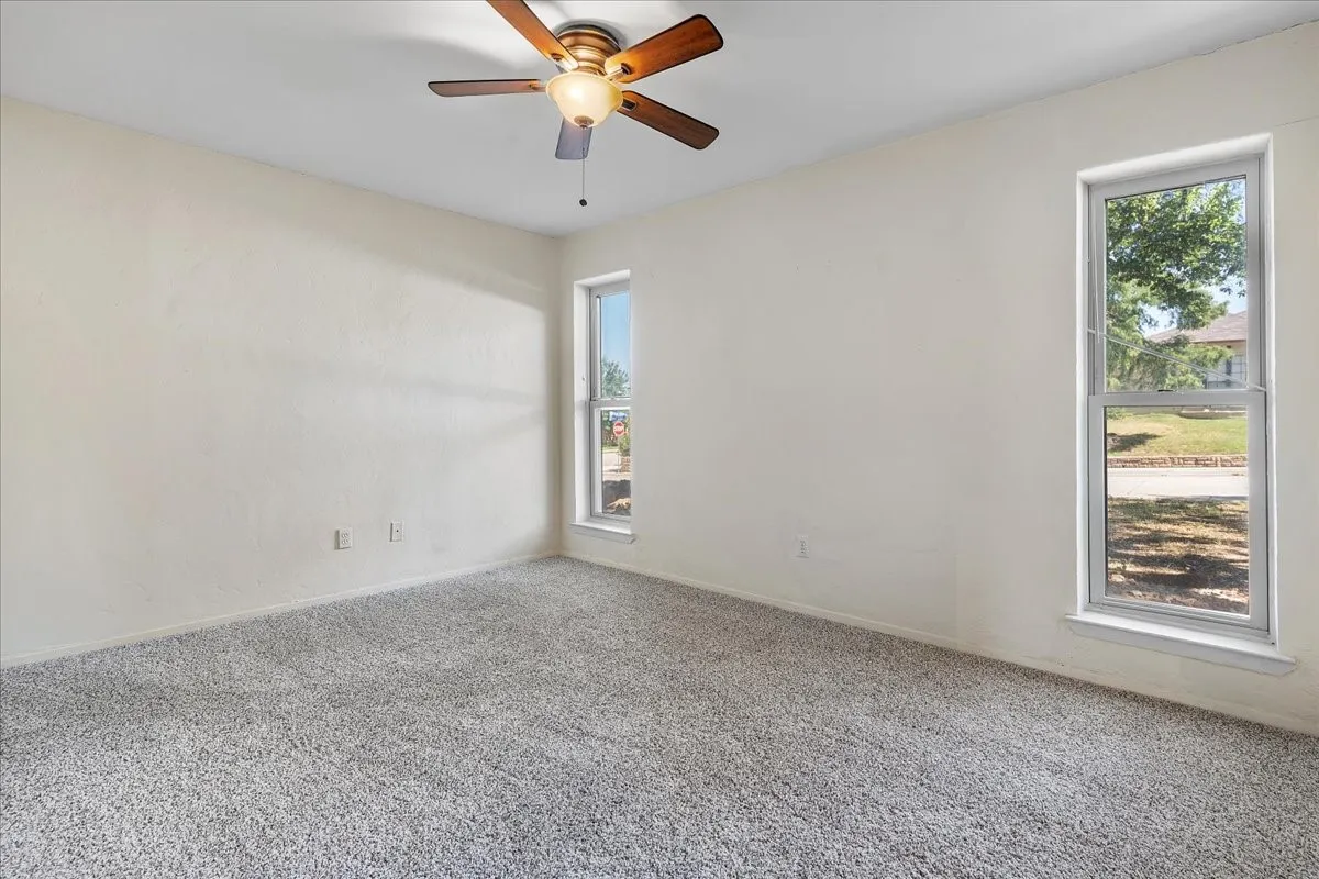 Single Family Residence For Sale in Denton County , 1820 Green Ridge Court, Carrollton, Texas 75007, 3 Bedroom, 2 Bathroom, 2 Garage spaces, 1,609 Sqft, built in 1977, mls#21328075, Real Estate Agent in Carrollton, Homes For Sale in Denton county, Homes For Sale in Carrollton, Realtor in Carrollton Texas, Real Estate Brokerage Independent Realty Texas, Luminita Cordes Realtor