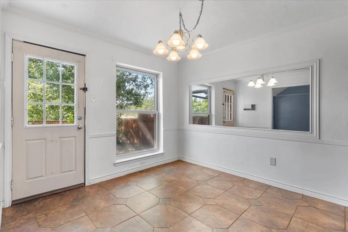 Single Family Residence For Sale in Denton County , 1820 Green Ridge Court, Carrollton, Texas 75007, 3 Bedroom, 2 Bathroom, 2 Garage spaces, 1,609 Sqft, built in 1977, mls#21328075, Real Estate Agent in Carrollton, Homes For Sale in Denton county, Homes For Sale in Carrollton, Realtor in Carrollton Texas, Real Estate Brokerage Independent Realty Texas, Luminita Cordes Realtor