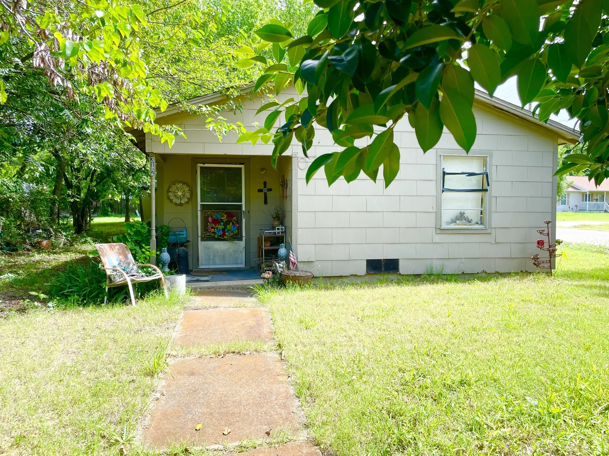 Single Family Residence For Sale in Collin County , 312 E Elm Street, Celina, Texas 75009, 2 Bedroom, 1 Bathroom, Garage spaces, 736 Sqft, built in 1955, mls#21317233, Real Estate Agent in Celina, Homes For Sale in Collin county, Homes For Sale in Celina, Realtor in Celina Texas, Real Estate Brokerage Independent Realty Texas, Luminita Cordes Realtor