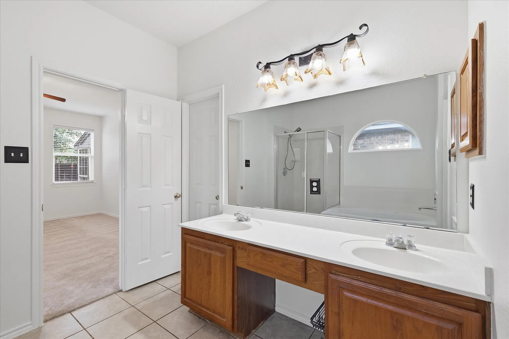 Single Family Residence For Sale in Denton County , 6013 Goldenrod Drive, Denton, Texas 76208, 3 Bedroom, 3 Bathroom, 2 Garage spaces, 2,169 Sqft, built in 2005, mls#21328383, Real Estate Agent in Denton, Homes For Sale in Denton county, Homes For Sale in Denton, Realtor in Denton Texas, Real Estate Brokerage Independent Realty Texas, Luminita Cordes Realtor