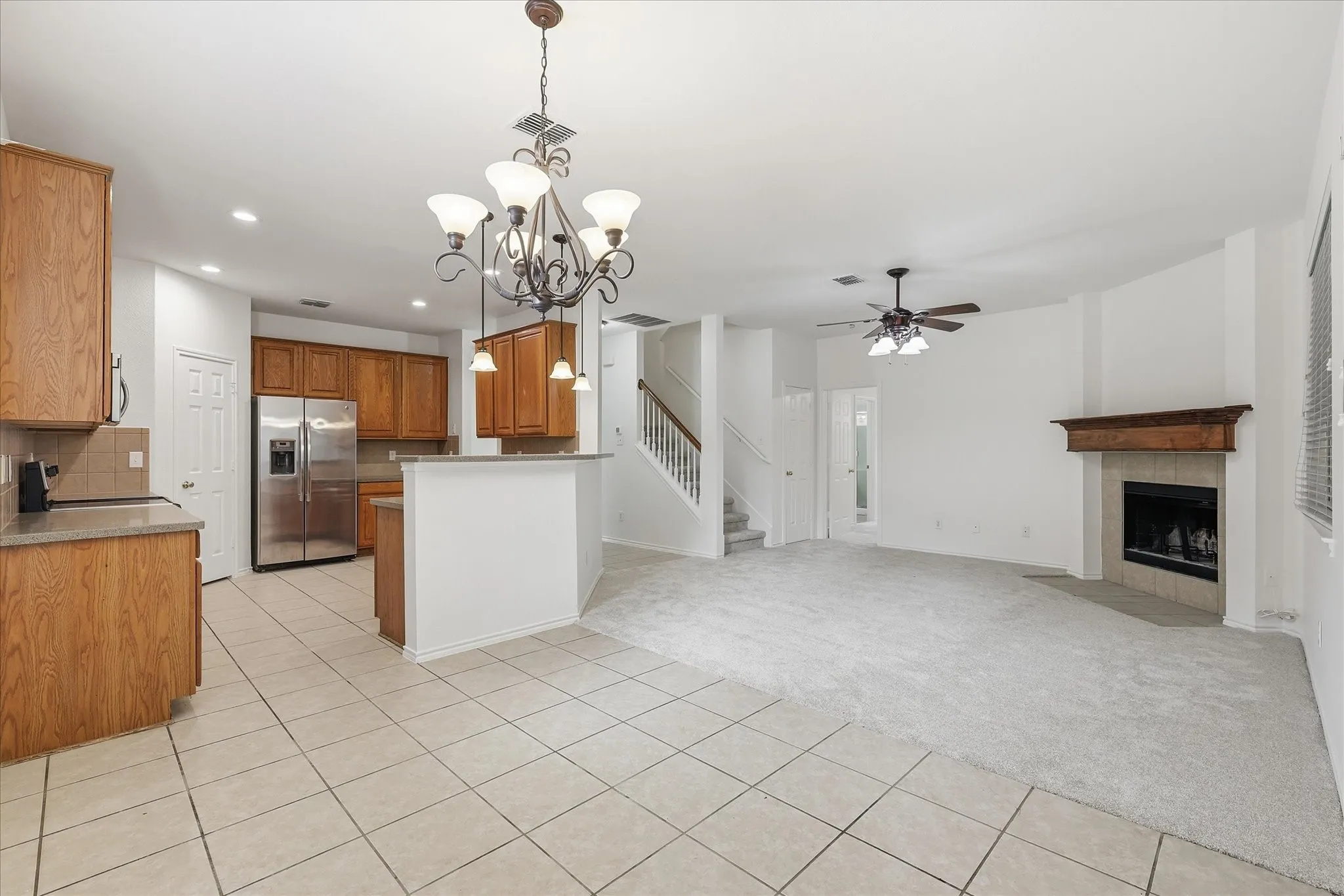 Single Family Residence For Sale in Denton County , 6013 Goldenrod Drive, Denton, Texas 76208, 3 Bedroom, 3 Bathroom, 2 Garage spaces, 2,169 Sqft, built in 2005, mls#21328383, Real Estate Agent in Denton, Homes For Sale in Denton county, Homes For Sale in Denton, Realtor in Denton Texas, Real Estate Brokerage Independent Realty Texas, Luminita Cordes Realtor