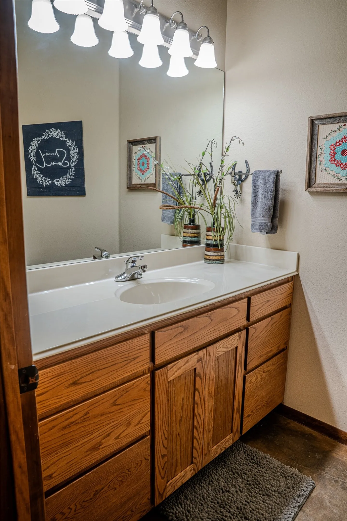 Single Family Residence For Sale in Cass County , 263 County Road 1602, Linden, Texas 75562, 5 Bedroom, 4 Bathroom, 2 Garage spaces, 3,861 Sqft, built in 2002, mls#21328387, Real Estate Agent in Linden, Homes For Sale in Cass county, Homes For Sale in Linden, Realtor in Linden Texas, Real Estate Brokerage Independent Realty Texas, Luminita Cordes Realtor