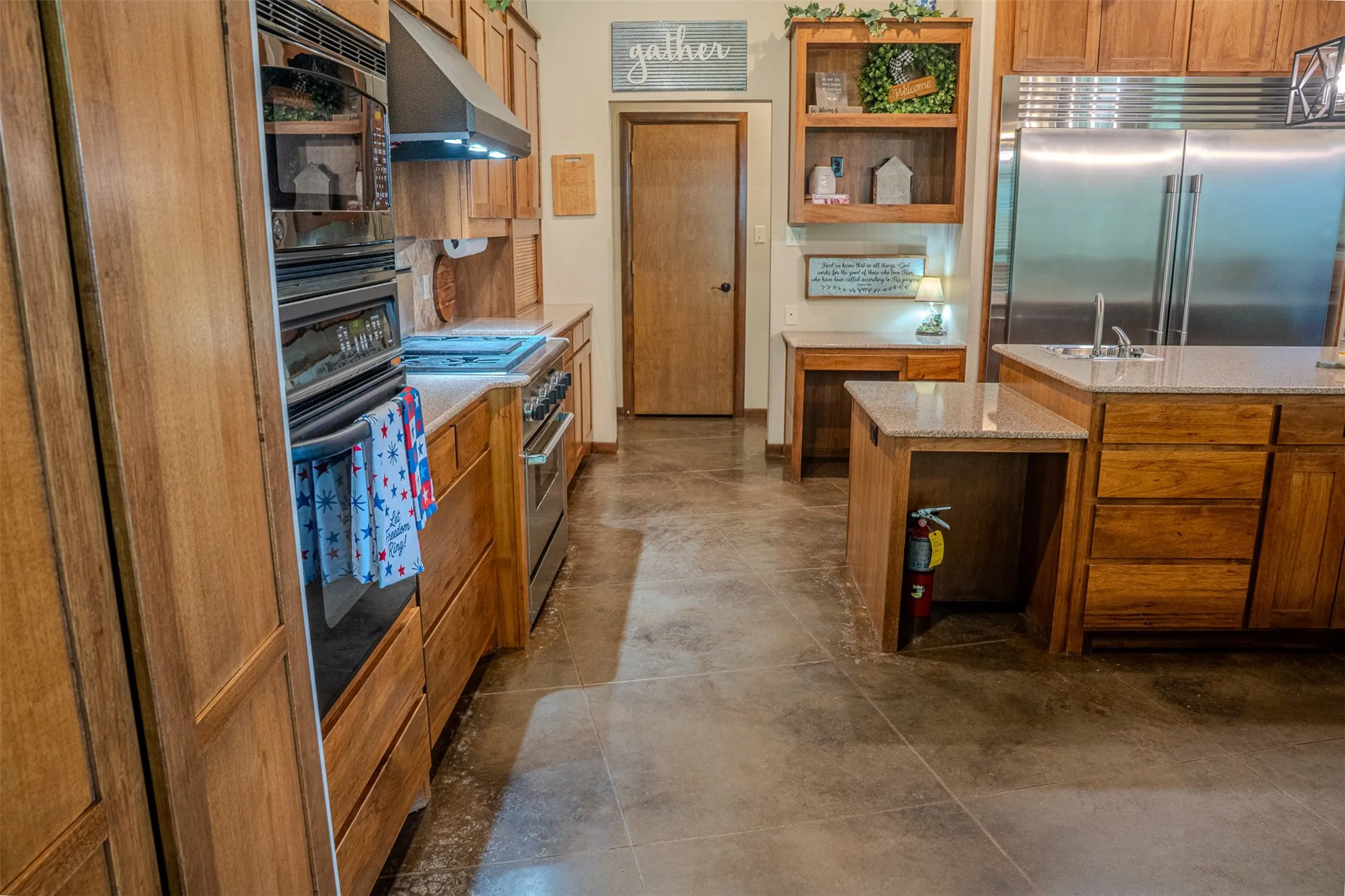 Single Family Residence For Sale in Cass County , 263 County Road 1602, Linden, Texas 75562, 5 Bedroom, 4 Bathroom, 2 Garage spaces, 3,861 Sqft, built in 2002, mls#21328387, Real Estate Agent in Linden, Homes For Sale in Cass county, Homes For Sale in Linden, Realtor in Linden Texas, Real Estate Brokerage Independent Realty Texas, Luminita Cordes Realtor