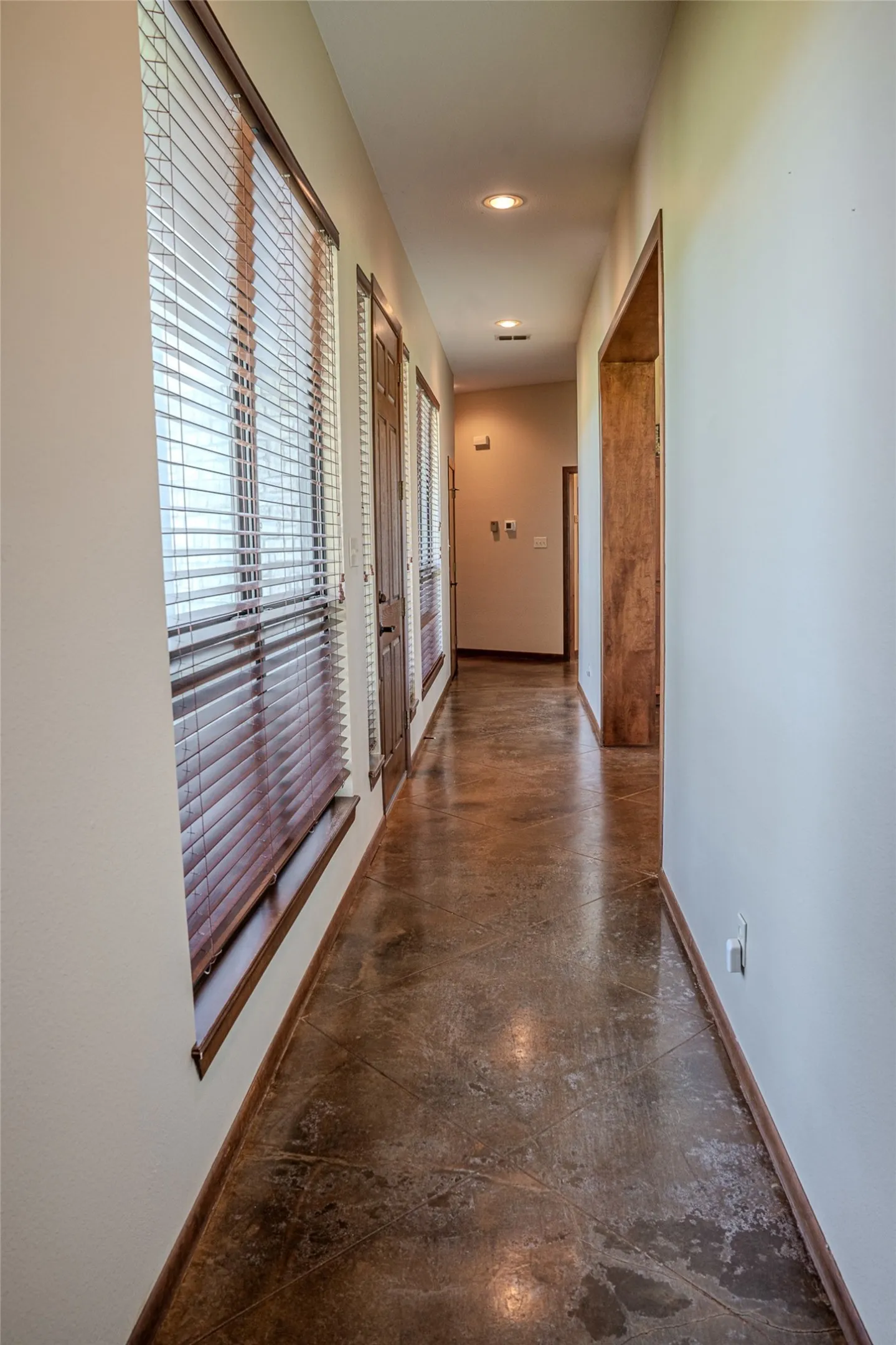Single Family Residence For Sale in Cass County , 263 County Road 1602, Linden, Texas 75562, 5 Bedroom, 4 Bathroom, 2 Garage spaces, 3,861 Sqft, built in 2002, mls#21328387, Real Estate Agent in Linden, Homes For Sale in Cass county, Homes For Sale in Linden, Realtor in Linden Texas, Real Estate Brokerage Independent Realty Texas, Luminita Cordes Realtor