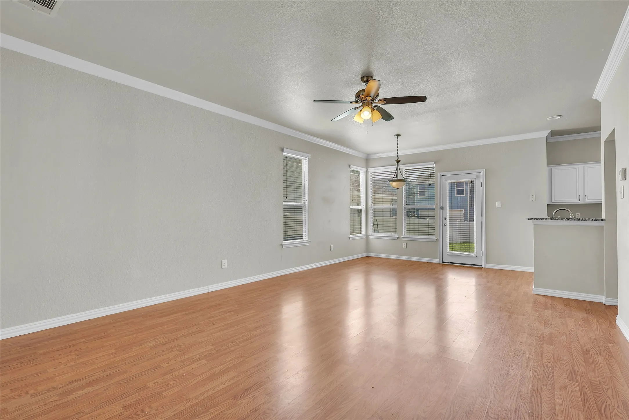 Single Family Residence For Sale in Denton County , 9810 Birch Drive, Providence Village, Texas 76227, 4 Bedroom, 3 Bathroom, 2 Garage spaces, 1,944 Sqft, built in 2002, mls#21328389, Real Estate Agent in Providence Village, Homes For Sale in Denton county, Homes For Sale in Providence Village, Realtor in Providence Village Texas, Real Estate Brokerage Independent Realty Texas, Luminita Cordes Realtor