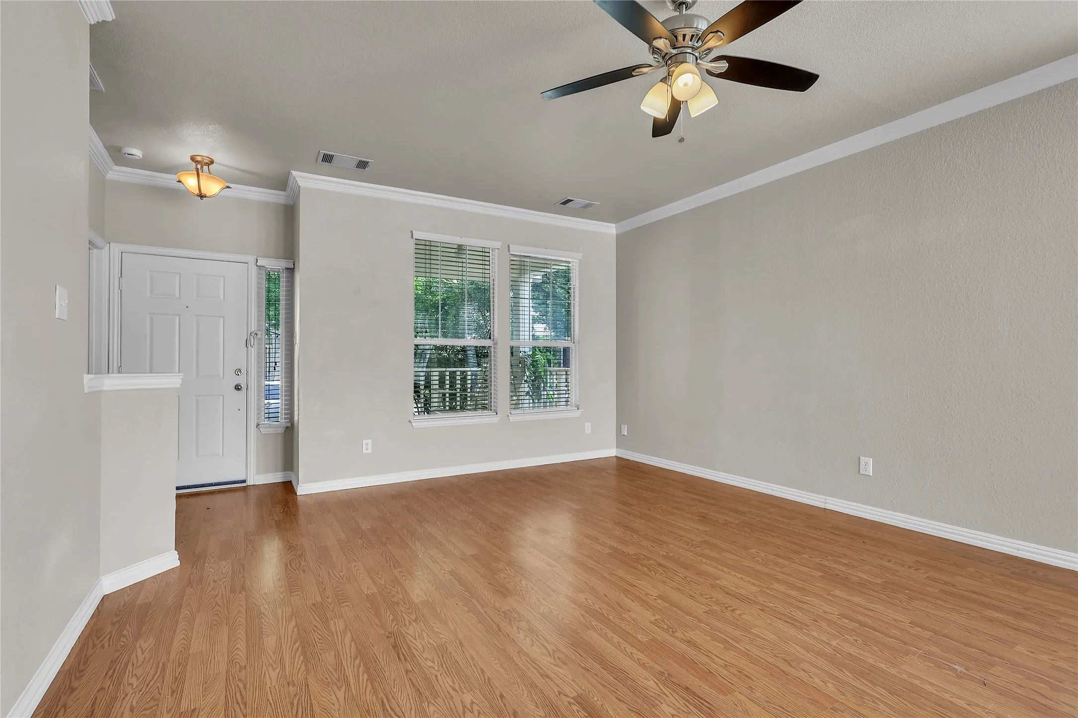 Single Family Residence For Sale in Denton County , 9810 Birch Drive, Providence Village, Texas 76227, 4 Bedroom, 3 Bathroom, 2 Garage spaces, 1,944 Sqft, built in 2002, mls#21328389, Real Estate Agent in Providence Village, Homes For Sale in Denton county, Homes For Sale in Providence Village, Realtor in Providence Village Texas, Real Estate Brokerage Independent Realty Texas, Luminita Cordes Realtor