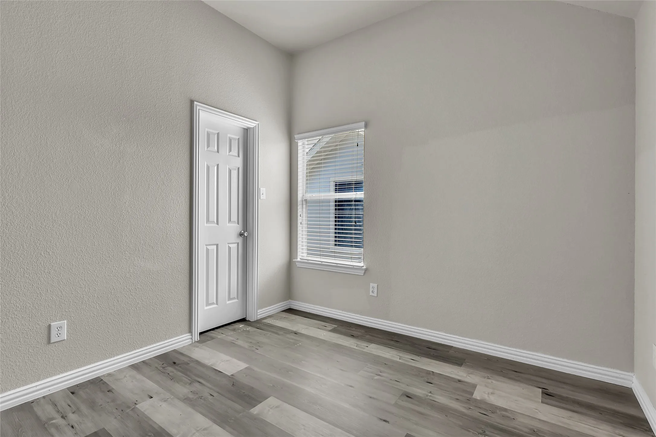 Single Family Residence For Sale in Denton County , 9810 Birch Drive, Providence Village, Texas 76227, 4 Bedroom, 3 Bathroom, 2 Garage spaces, 1,944 Sqft, built in 2002, mls#21328389, Real Estate Agent in Providence Village, Homes For Sale in Denton county, Homes For Sale in Providence Village, Realtor in Providence Village Texas, Real Estate Brokerage Independent Realty Texas, Luminita Cordes Realtor